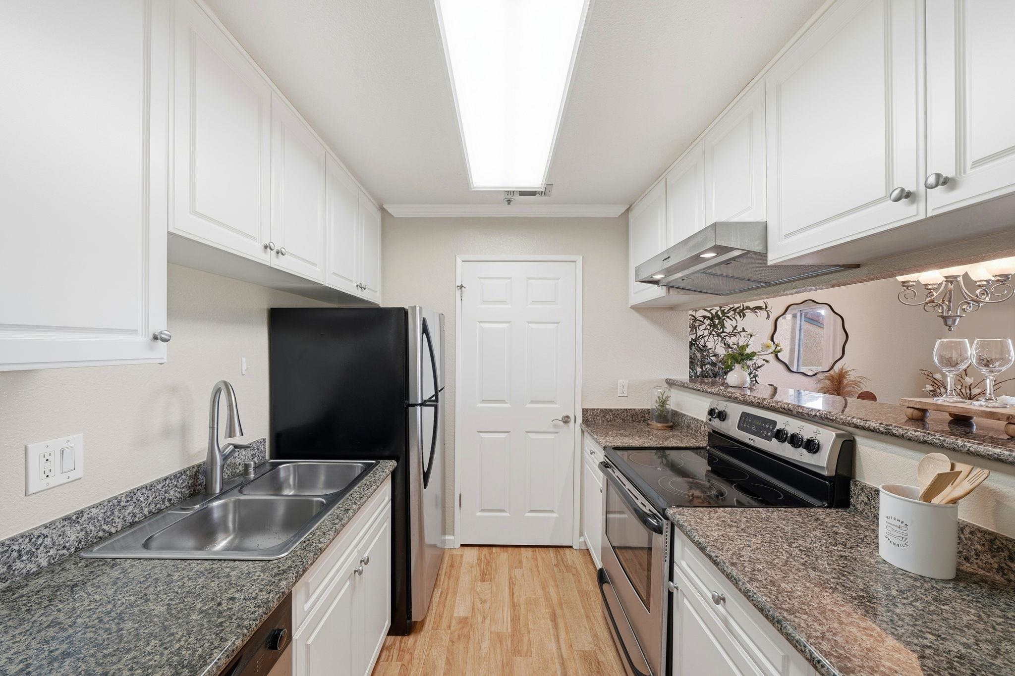 Detail Gallery Image 8 of 32 For 490 Bollinger Canyon Ln #367,  San Ramon,  CA 94582 - 1 Beds | 1 Baths