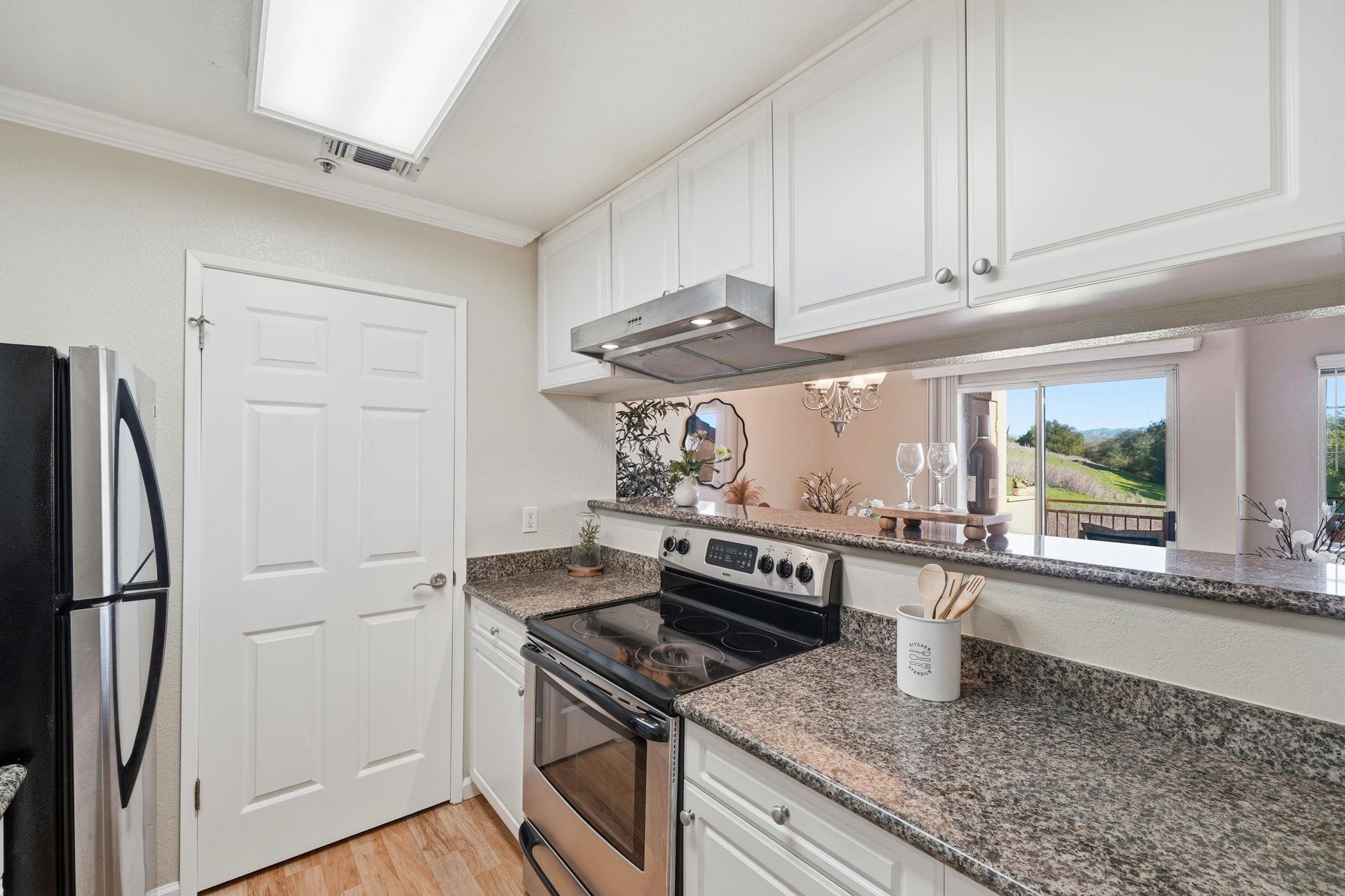 Detail Gallery Image 9 of 32 For 490 Bollinger Canyon Ln #367,  San Ramon,  CA 94582 - 1 Beds | 1 Baths