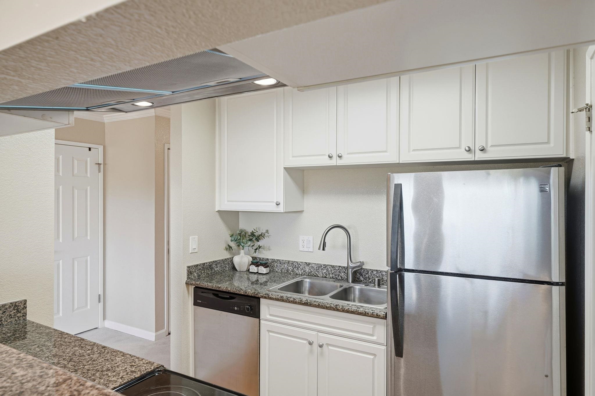 Detail Gallery Image 10 of 32 For 490 Bollinger Canyon Ln #367,  San Ramon,  CA 94582 - 1 Beds | 1 Baths