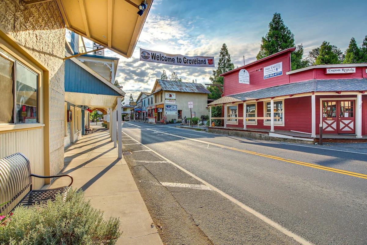 Detail Gallery Image 30 of 47 For 19385 Ferretti Rd., Groveland,  CA 95321 - 3 Beds | 2 Baths