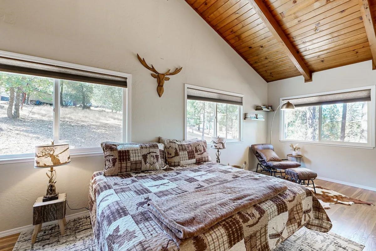 Detail Gallery Image 10 of 47 For 19385 Ferretti Rd., Groveland,  CA 95321 - 3 Beds | 2 Baths