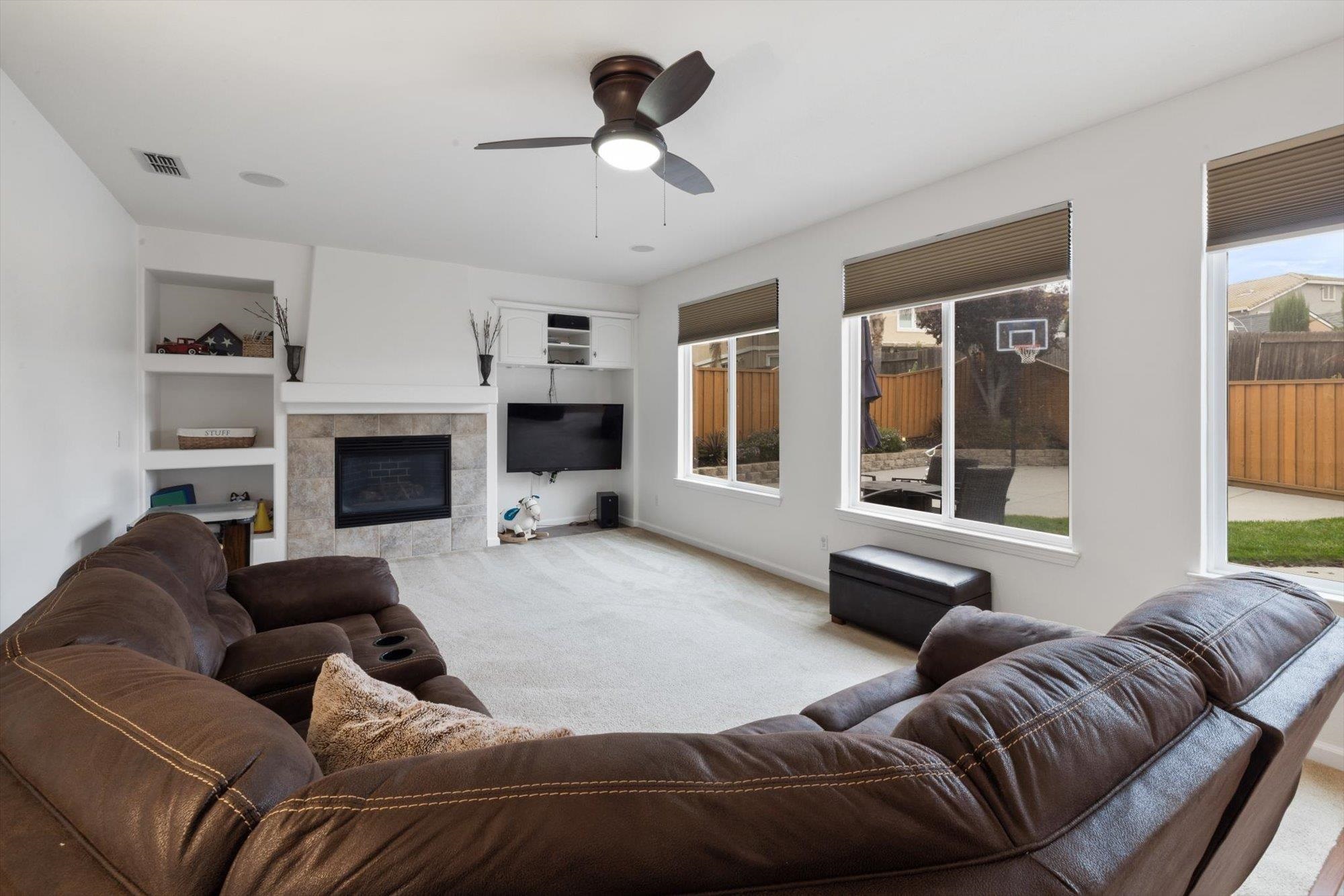 Detail Gallery Image 4 of 60 For 2600 Covelite, Antioch,  CA 94531 - 4 Beds | 2/1 Baths