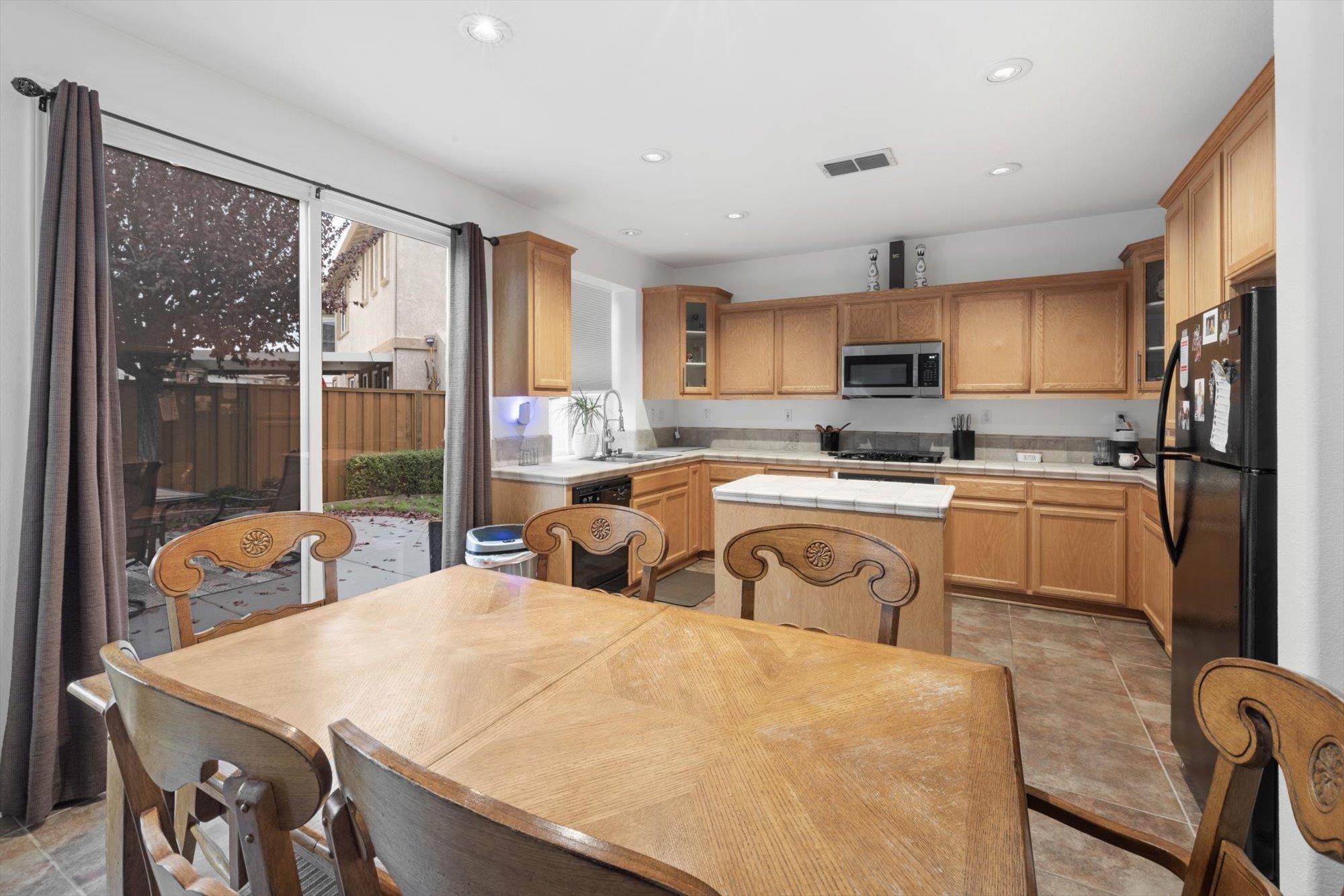 Detail Gallery Image 6 of 60 For 2600 Covelite, Antioch,  CA 94531 - 4 Beds | 2/1 Baths