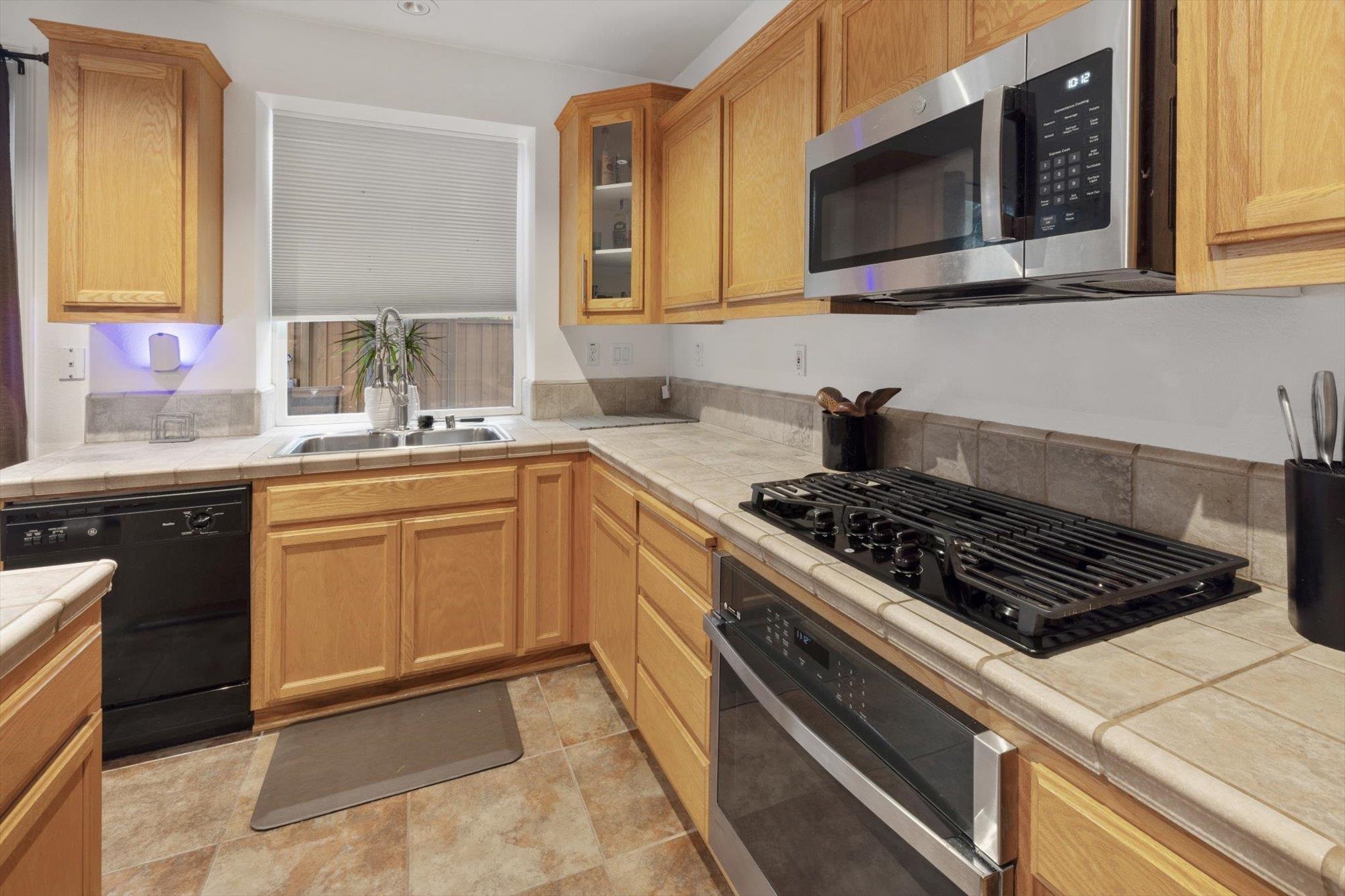 Detail Gallery Image 9 of 60 For 2600 Covelite, Antioch,  CA 94531 - 4 Beds | 2/1 Baths