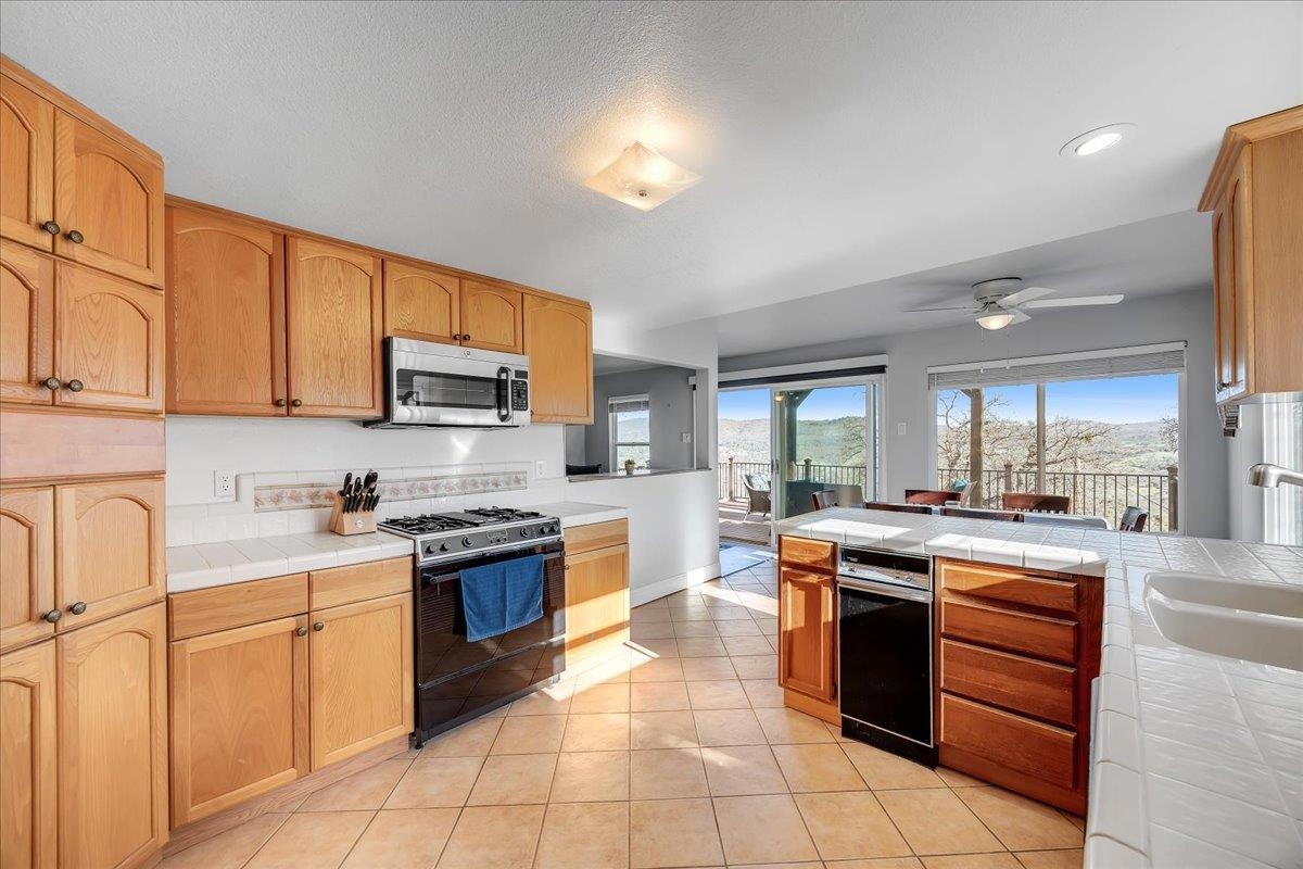 Detail Gallery Image 14 of 59 For 4620 Bayview Dr, Copperopolis,  CA 95228 - 3 Beds | 2 Baths