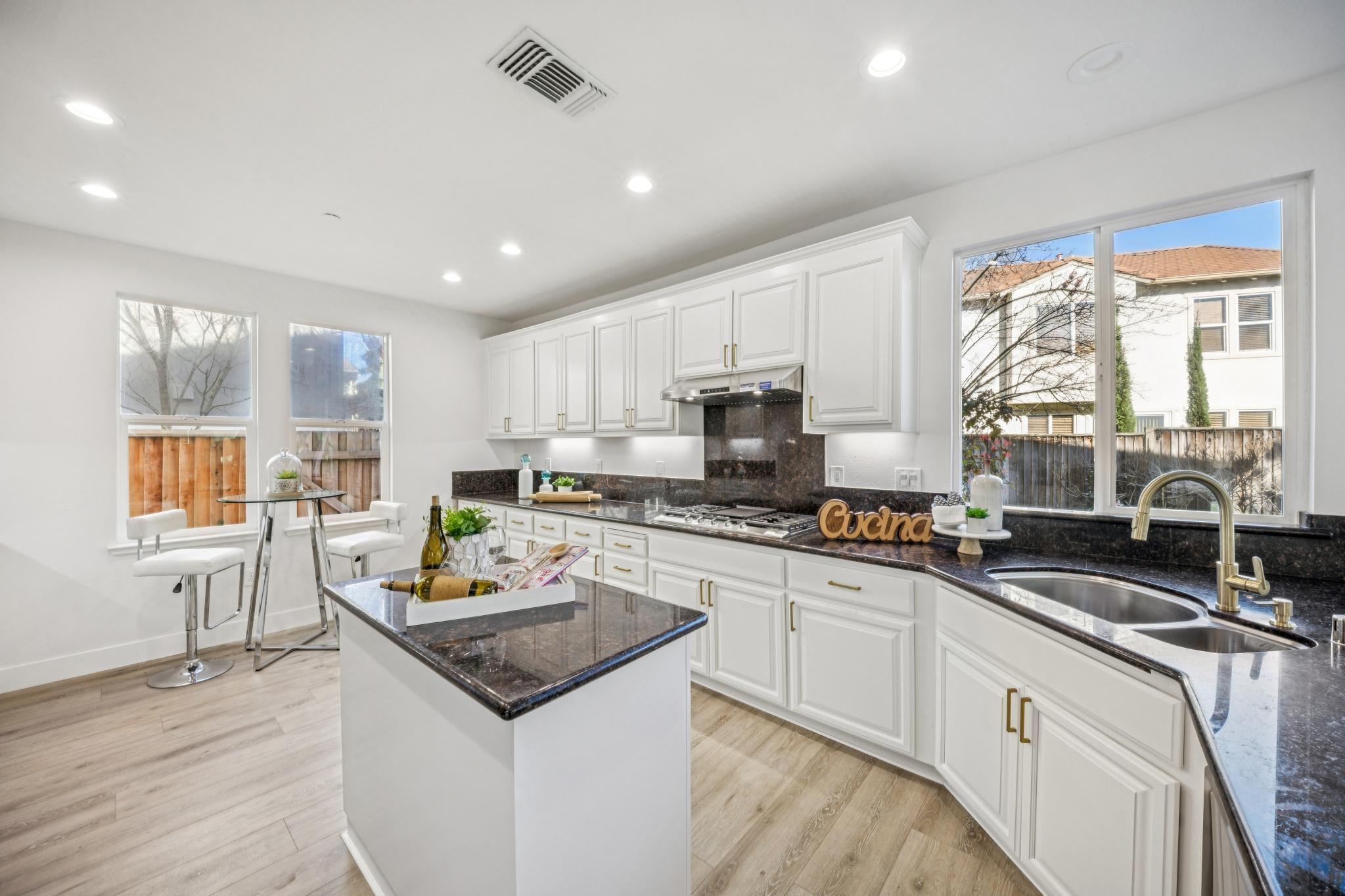 Detail Gallery Image 27 of 60 For 44 Brookline Drive, Novato,  CA 94949-8232 - 4 Beds | 4/1 Baths