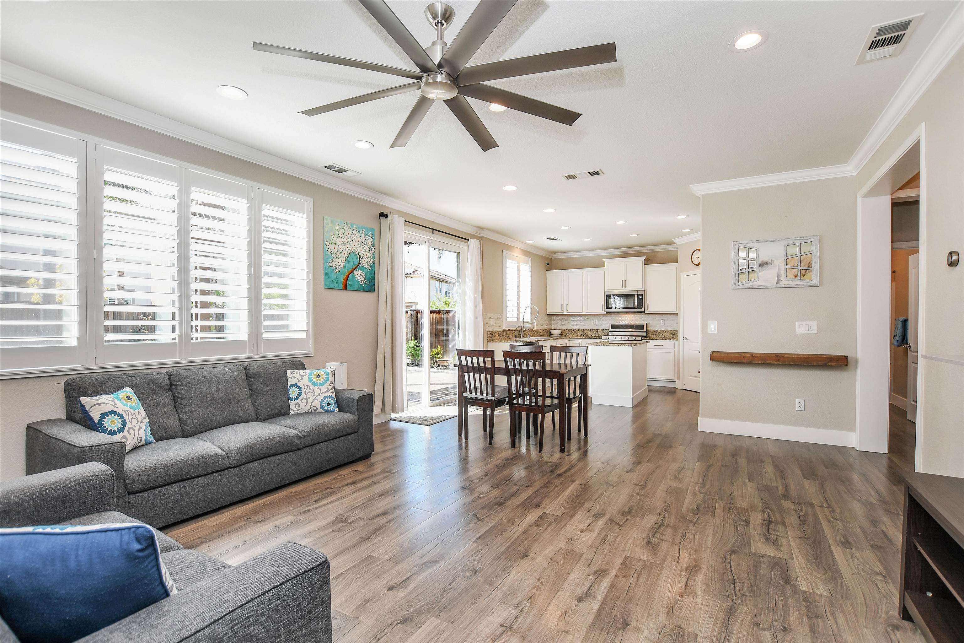 Detail Gallery Image 4 of 34 For 6060 Tazetta Dr, Oakley,  CA 94561 - 5 Beds | 3 Baths