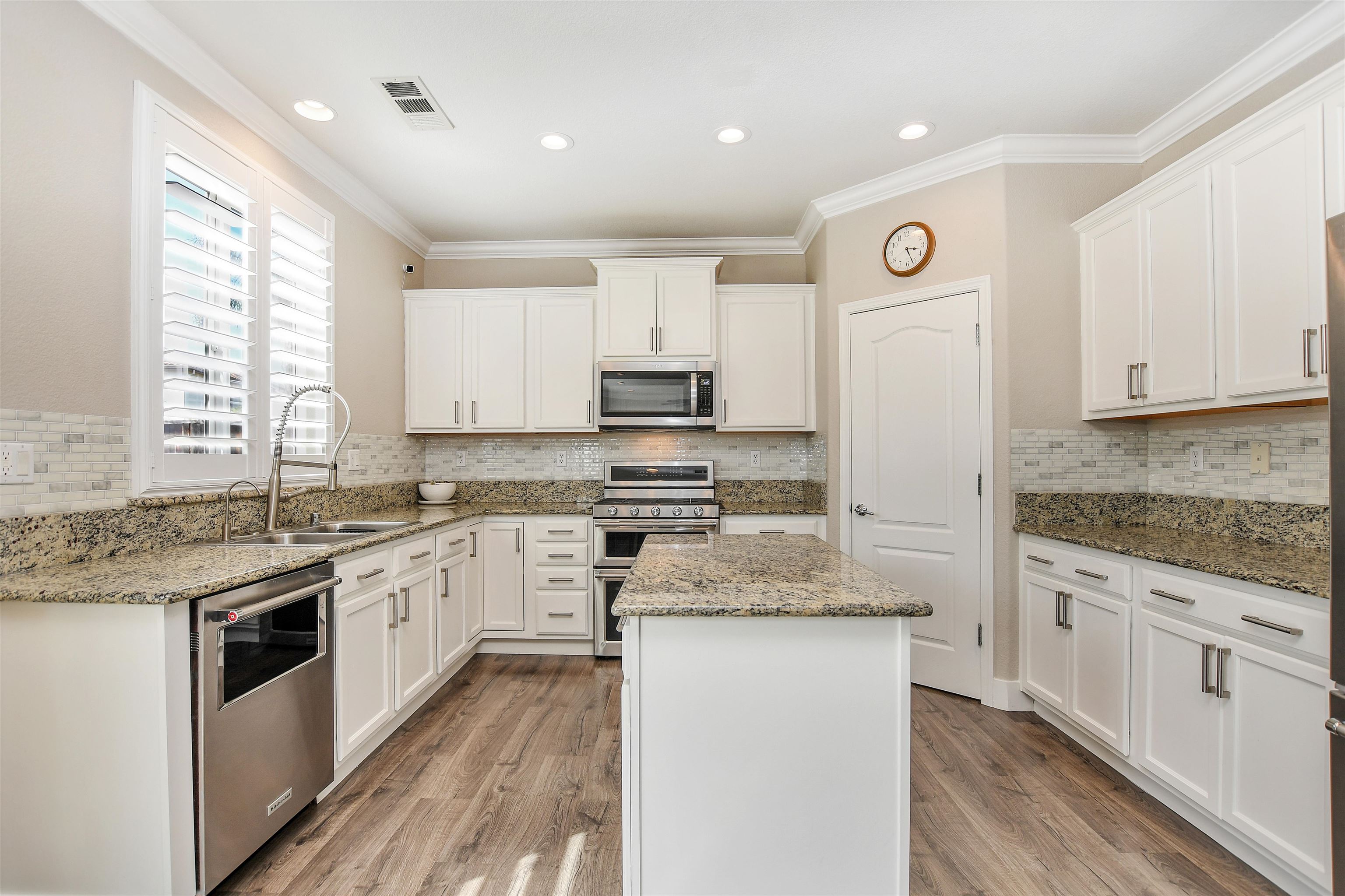 Detail Gallery Image 6 of 34 For 6060 Tazetta Dr, Oakley,  CA 94561 - 5 Beds | 3 Baths