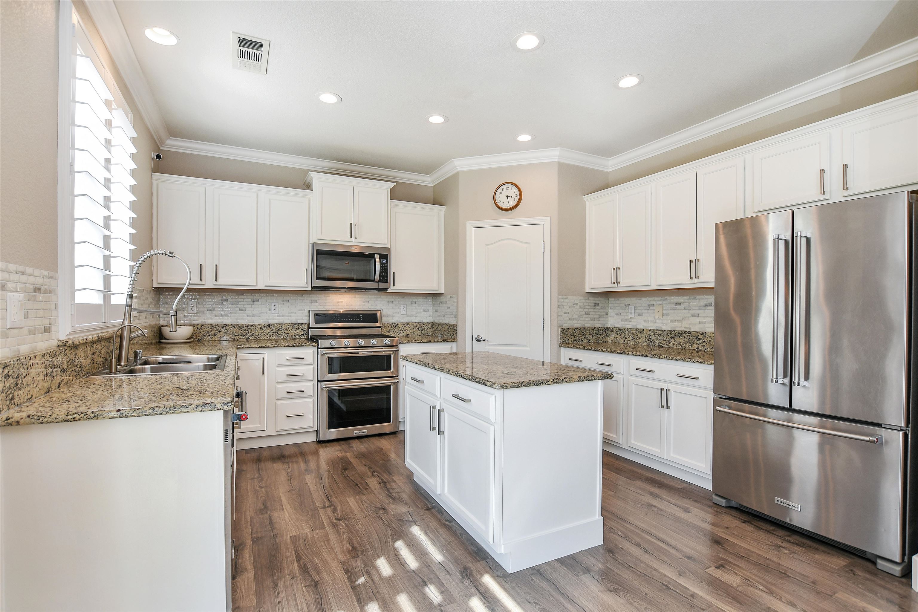 Detail Gallery Image 8 of 34 For 6060 Tazetta Dr, Oakley,  CA 94561 - 5 Beds | 3 Baths