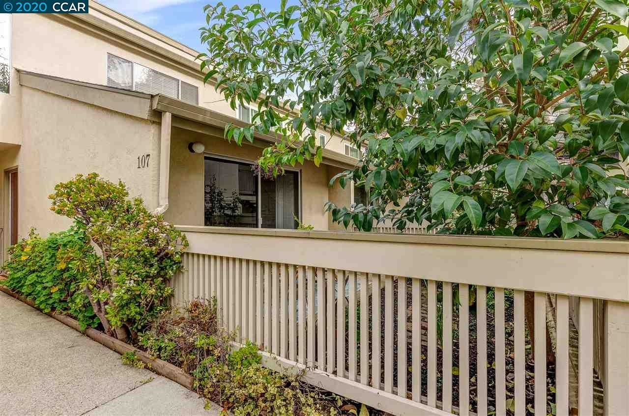 Detail Gallery Image 2 of 34 For 2716 Oak Rd #107,  Walnut Creek,  CA 94597 - 3 Beds | 2 Baths