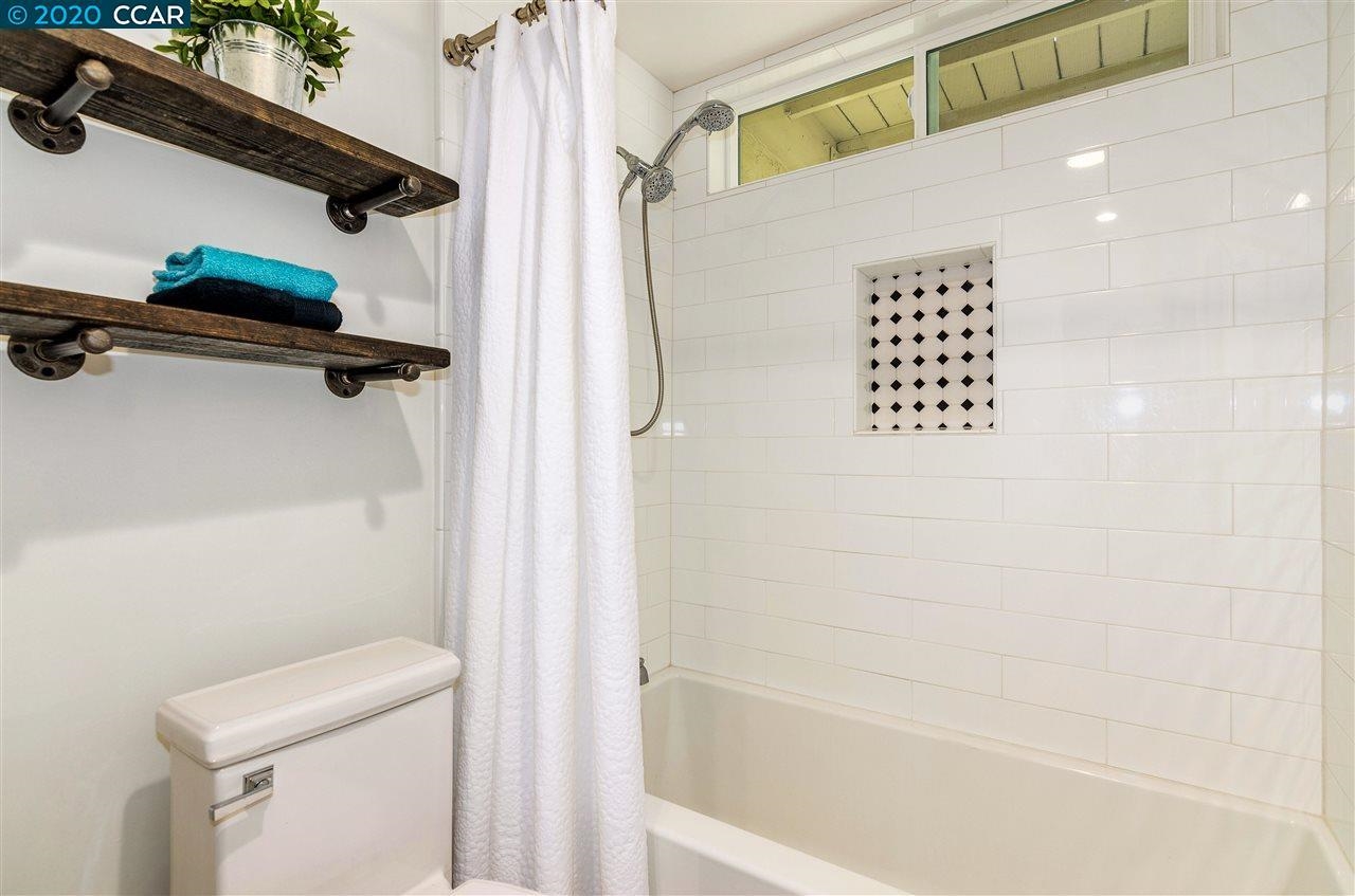 Detail Gallery Image 20 of 34 For 2716 Oak Rd #107,  Walnut Creek,  CA 94597 - 3 Beds | 2 Baths