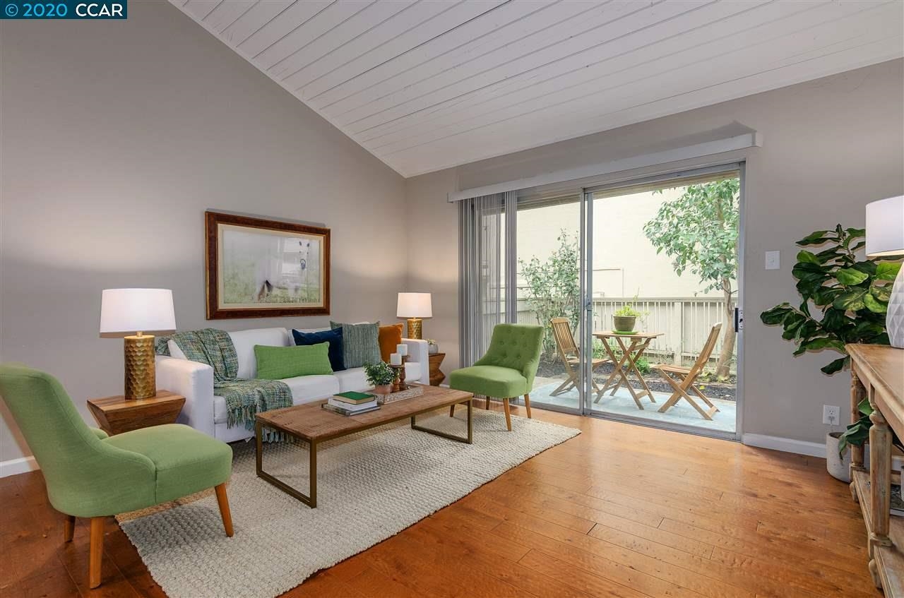 Detail Gallery Image 7 of 34 For 2716 Oak Rd #107,  Walnut Creek,  CA 94597 - 3 Beds | 2 Baths