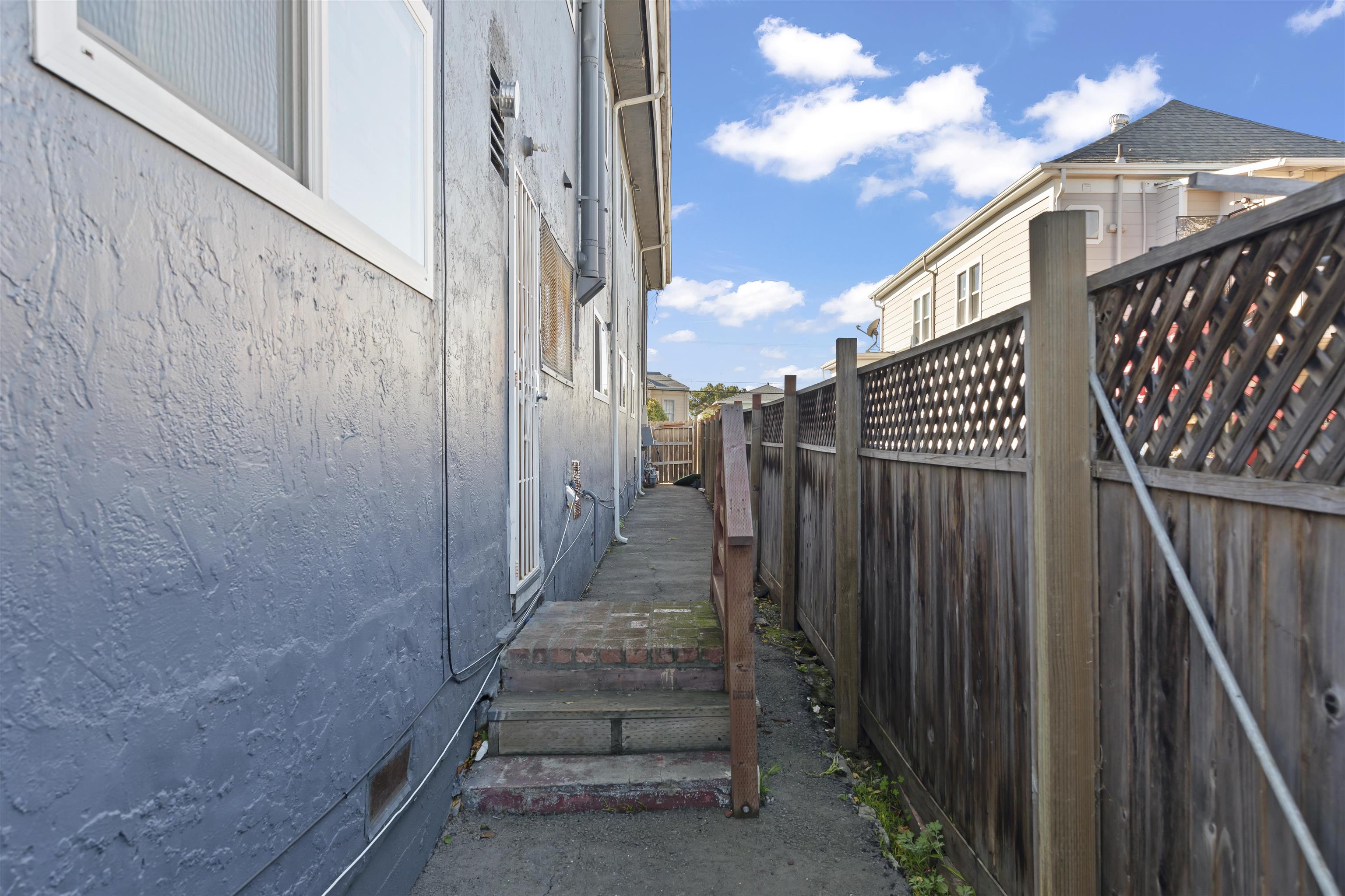 Detail Gallery Image 19 of 21 For 2216 23rd St, Oakland,  CA 94606 - – Beds | – Baths