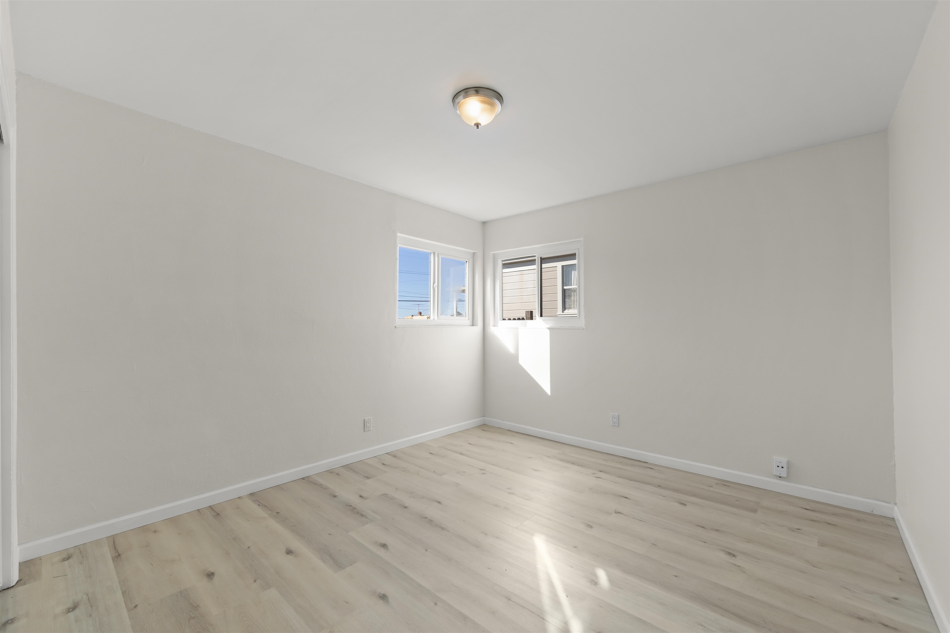 Detail Gallery Image 8 of 21 For 2216 23rd St, Oakland,  CA 94606 - – Beds | – Baths