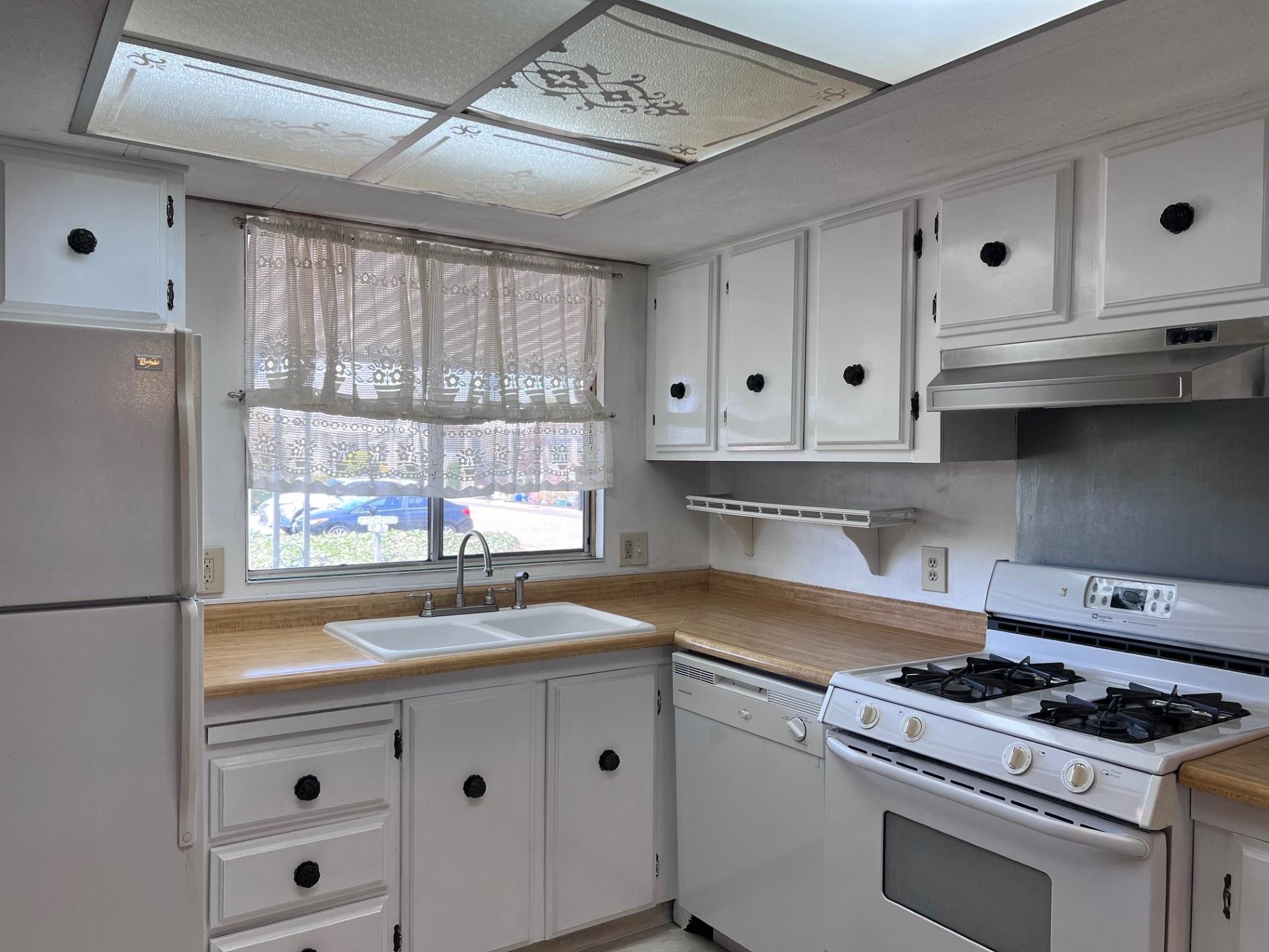 Detail Gallery Image 12 of 38 For 1352 Chelsea Way, Hayward,  CA 94544 - 2 Beds | 2 Baths