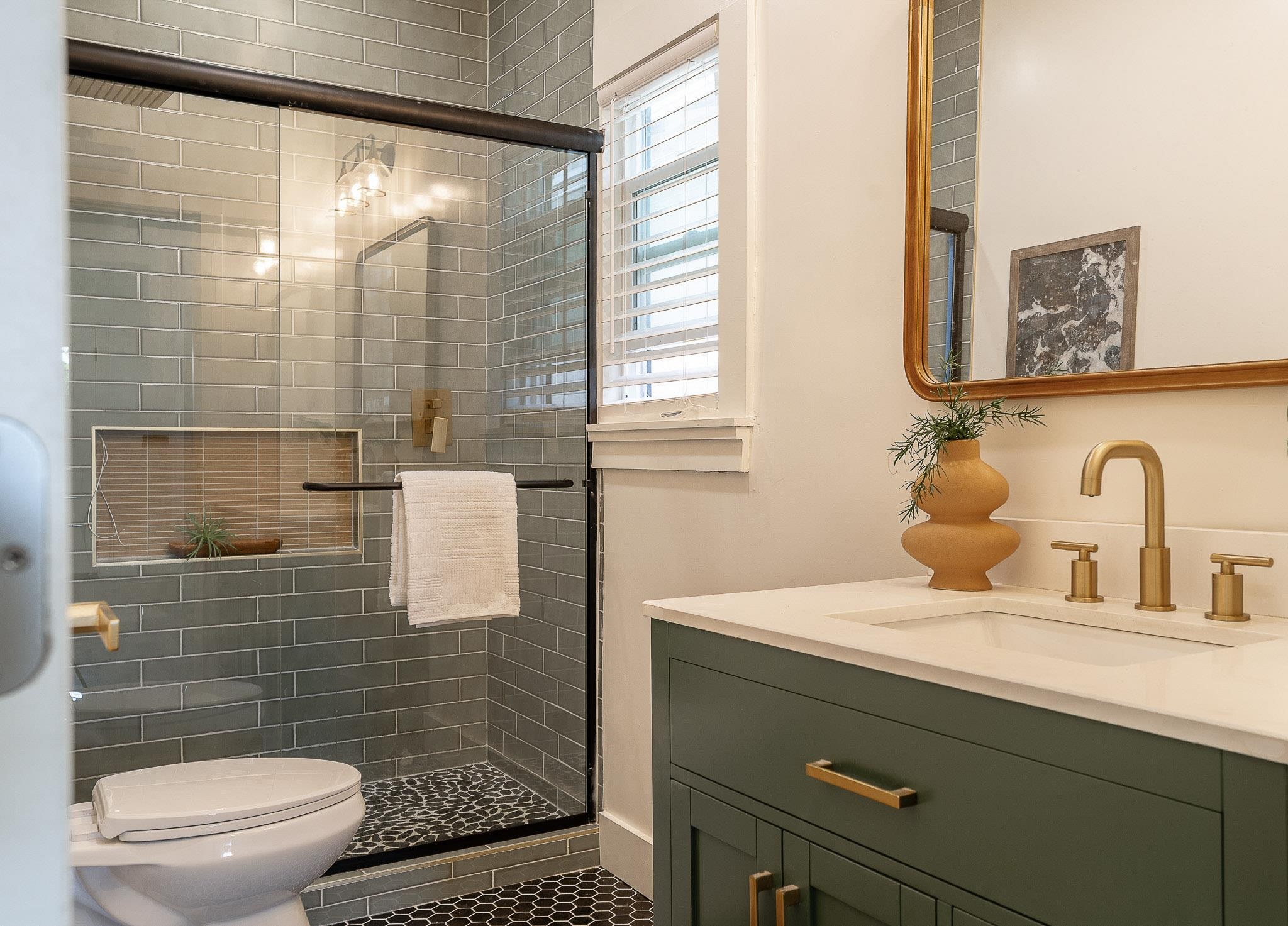Detail Gallery Image 21 of 47 For 3708 Lyon Ave, Oakland,  CA 94601 - 2 Beds | 2 Baths