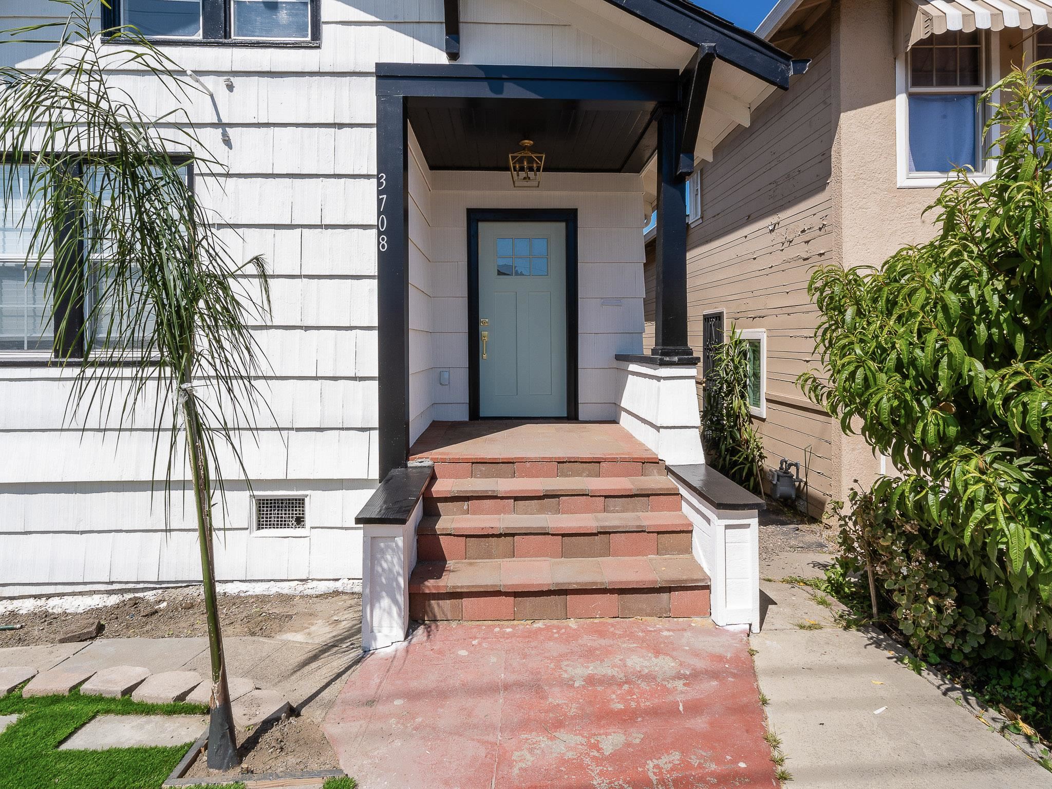 Detail Gallery Image 5 of 47 For 3708 Lyon Ave, Oakland,  CA 94601 - 2 Beds | 2 Baths