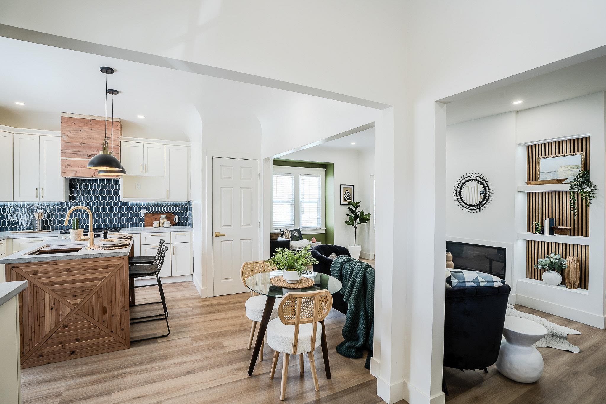 Detail Gallery Image 7 of 47 For 3708 Lyon Ave, Oakland,  CA 94601 - 2 Beds | 2 Baths