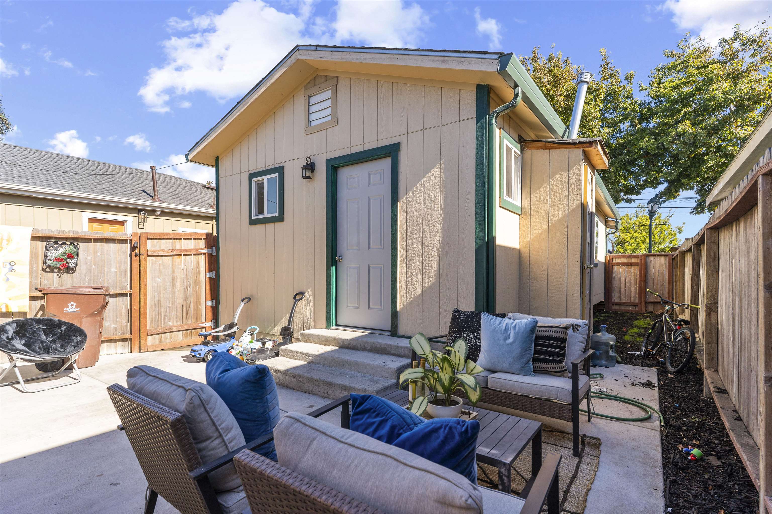 Detail Gallery Image 8 of 30 For 1319 Kelsey Street, Richmond,  CA 94801 - 2 Beds | 1 Baths