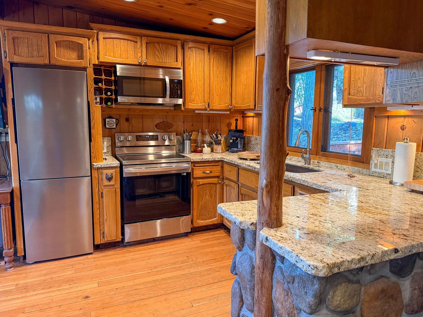 Detail Gallery Image 8 of 15 For 21819 Confidence Rd, Twain Harte,  CA 95383 - 2 Beds | 1 Baths