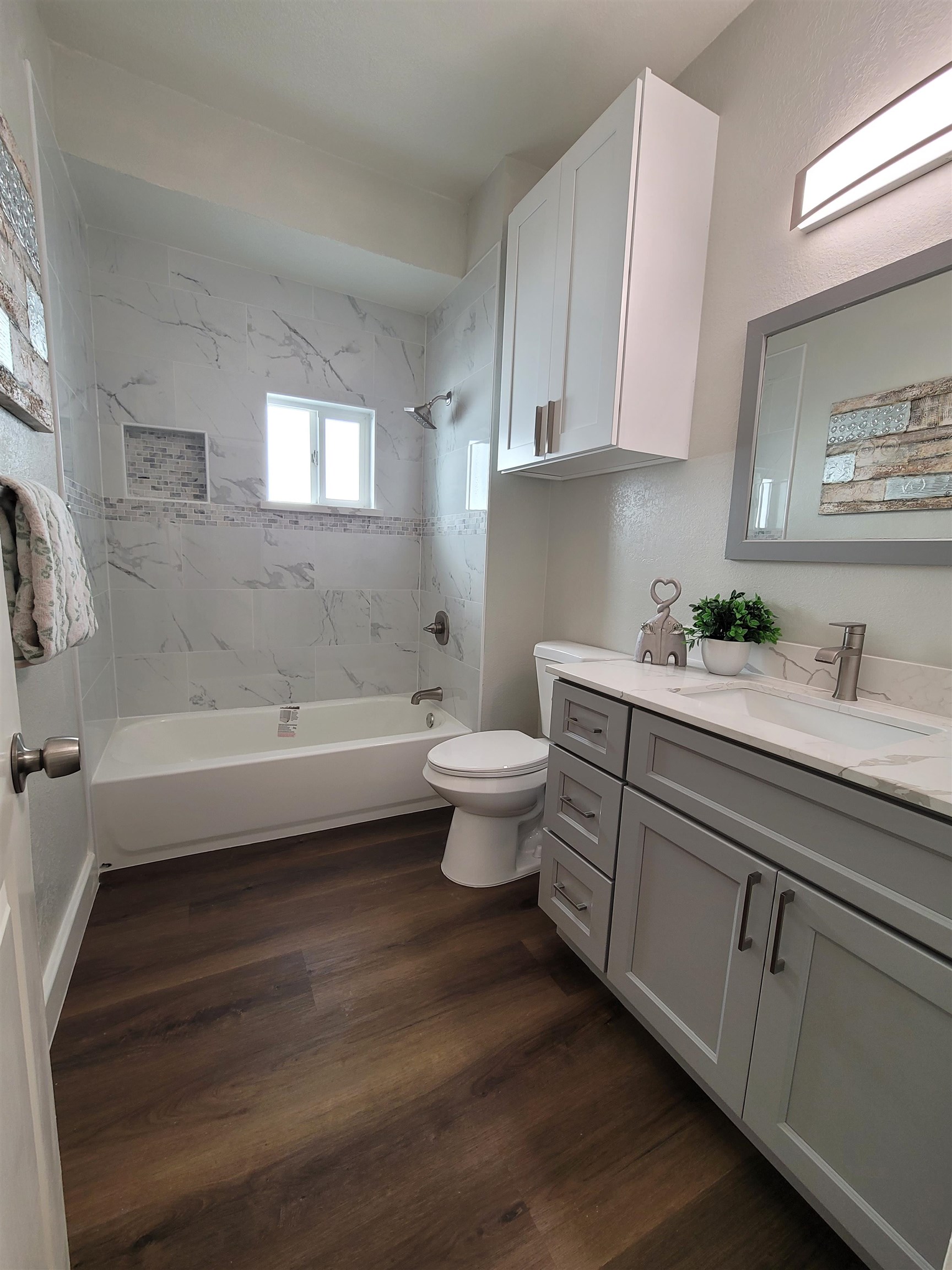 Detail Gallery Image 19 of 31 For 2016 38th Ave, Oakland,  CA 94601 - 3 Beds | 1 Baths