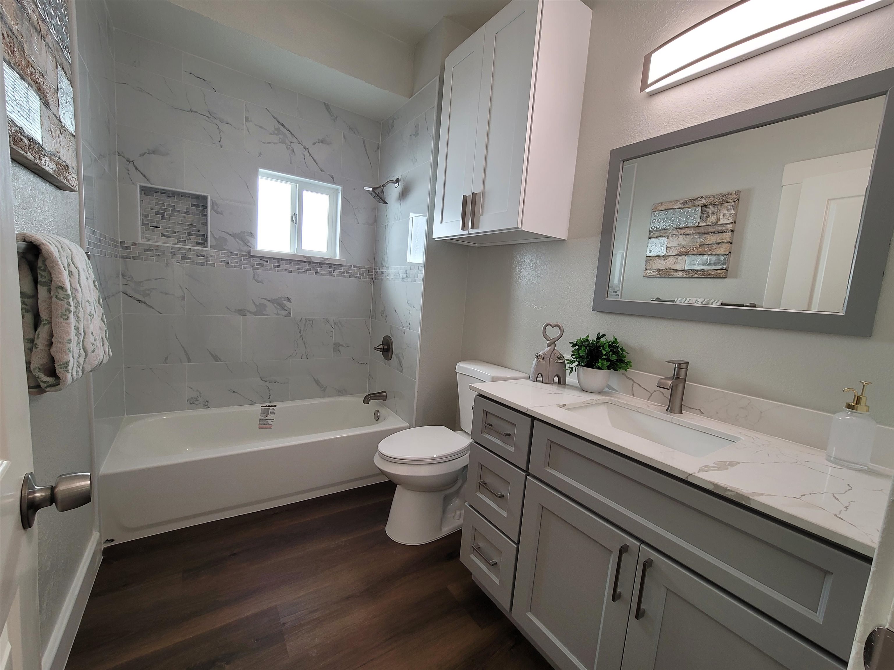 Detail Gallery Image 20 of 31 For 2016 38th Ave, Oakland,  CA 94601 - 3 Beds | 1 Baths