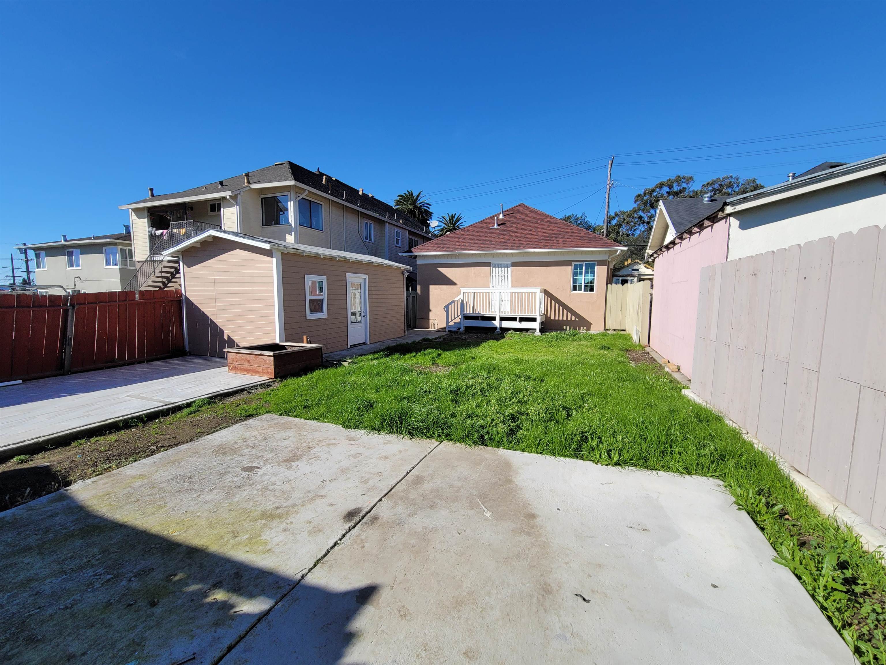 Detail Gallery Image 31 of 31 For 2016 38th Ave, Oakland,  CA 94601 - 3 Beds | 1 Baths