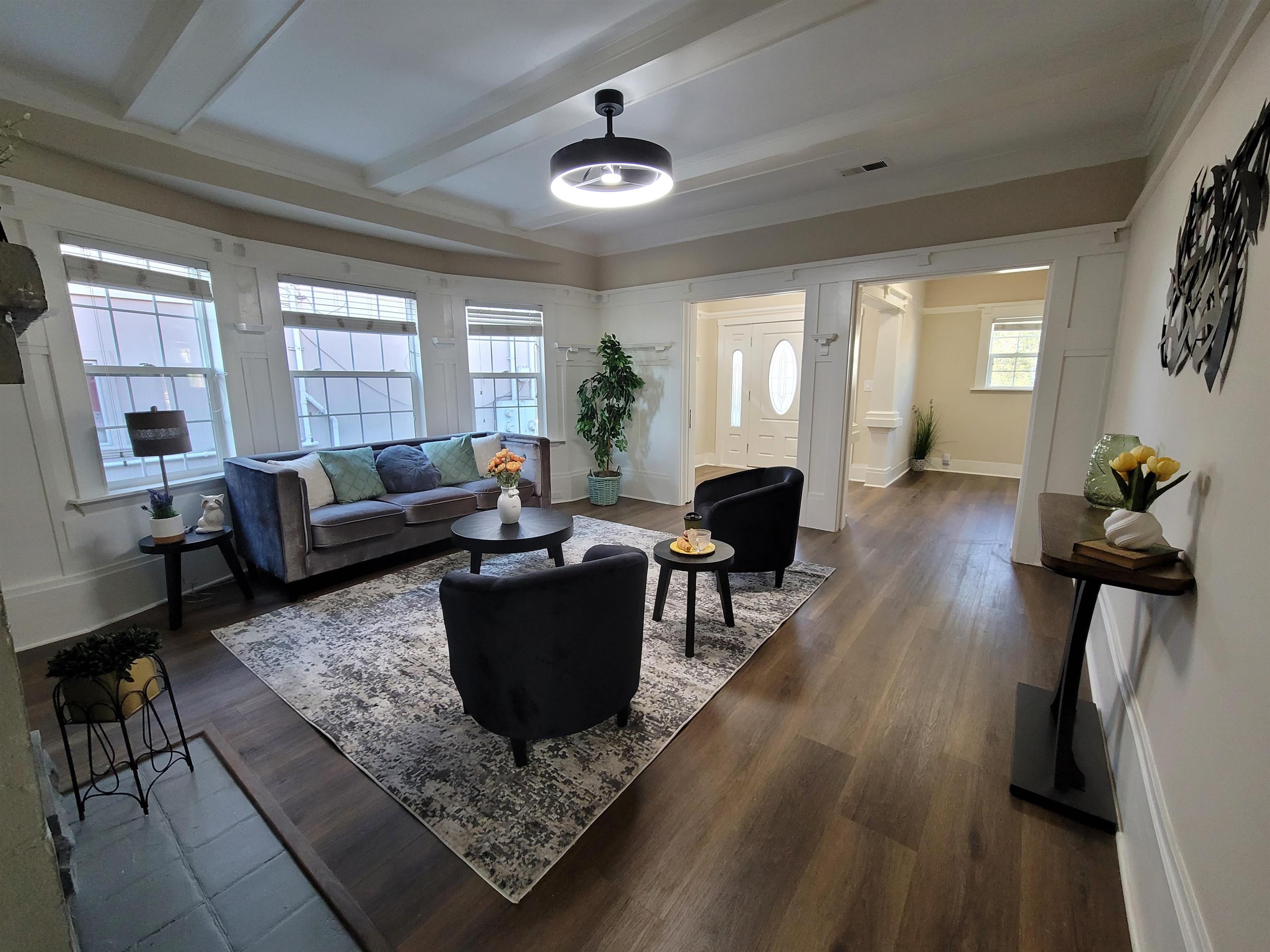 Detail Gallery Image 9 of 31 For 2016 38th Ave, Oakland,  CA 94601 - 3 Beds | 1 Baths