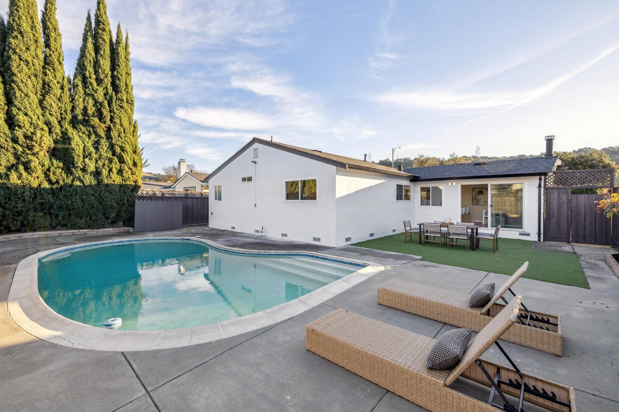 Detail Gallery Image 37 of 43 For 705 Los Huecos Dr, San Jose,  CA 95123 - 3 Beds | 2 Baths