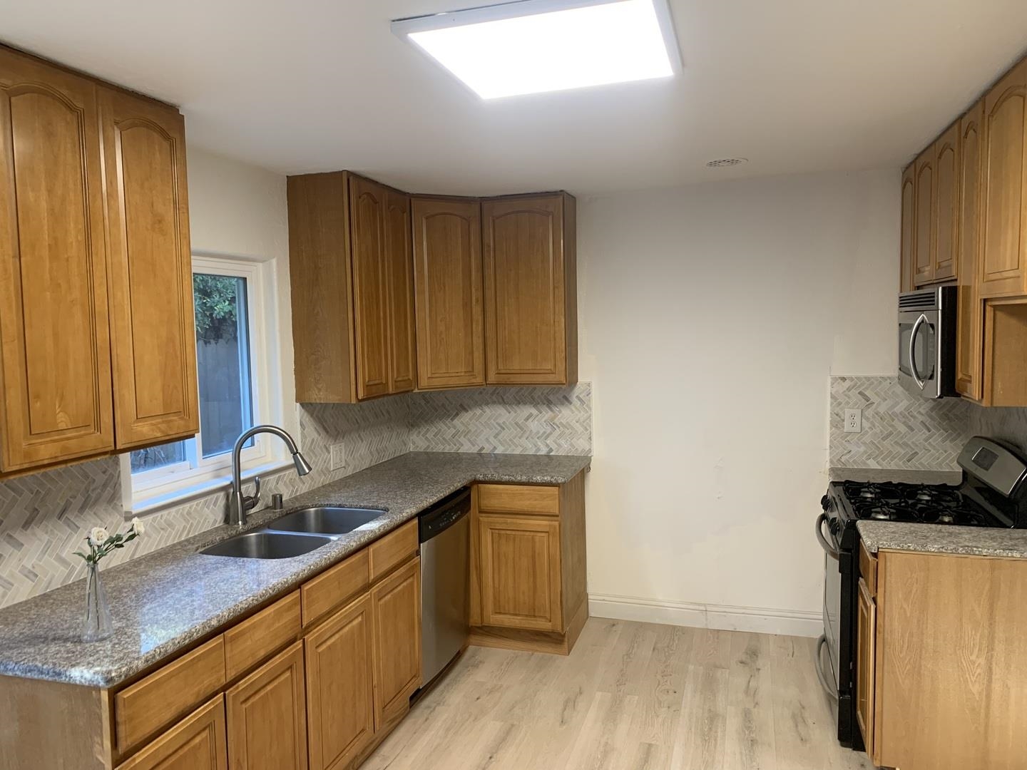 Detail Gallery Image 11 of 29 For 919 Hoover St, Fairfield,  CA 94533 - 3 Beds | 1 Baths