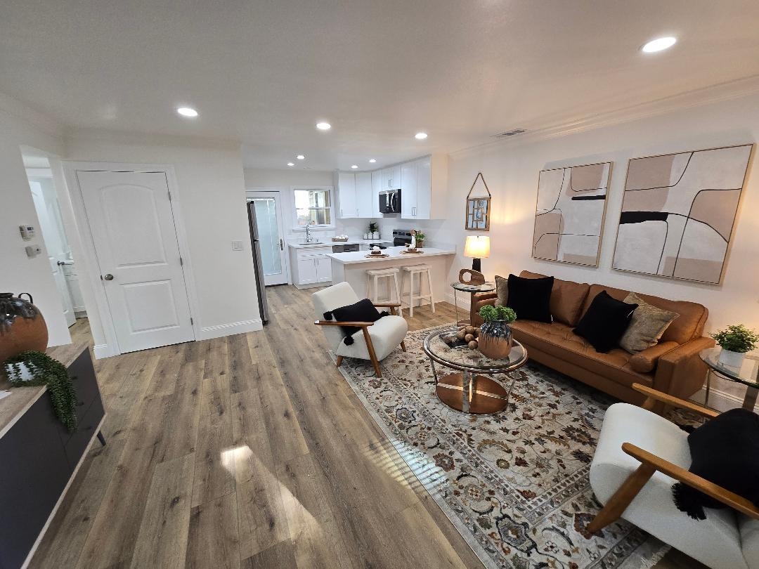 Photo #2: 41120564 Listing: Photo #2