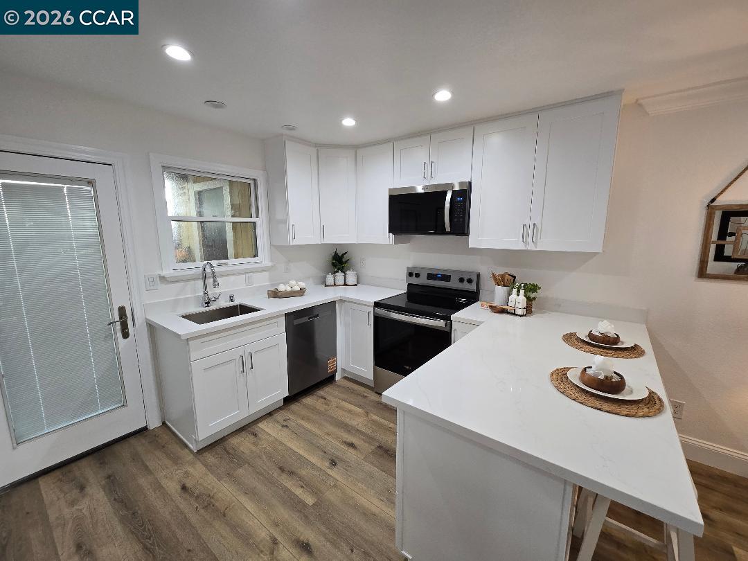 Photo #4: 41120564 Listing: Photo #4