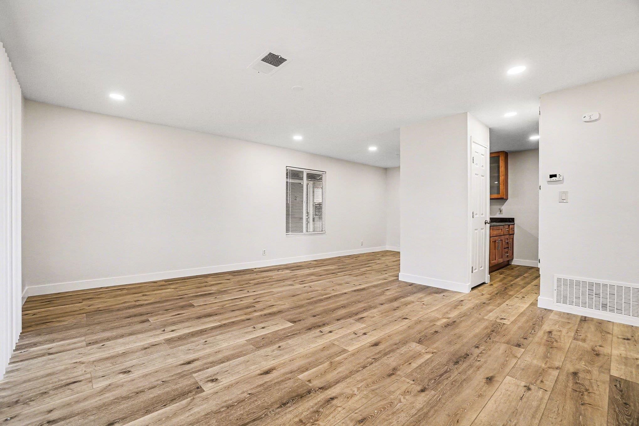 Detail Gallery Image 4 of 12 For 2009 Olivera Rd #D,  Concord,  CA 94520 - 2 Beds | 1 Baths