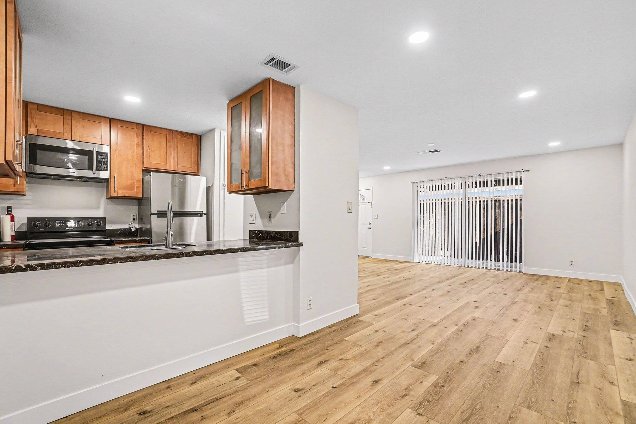 Detail Gallery Image 7 of 12 For 2009 Olivera Rd #D,  Concord,  CA 94520 - 2 Beds | 1 Baths