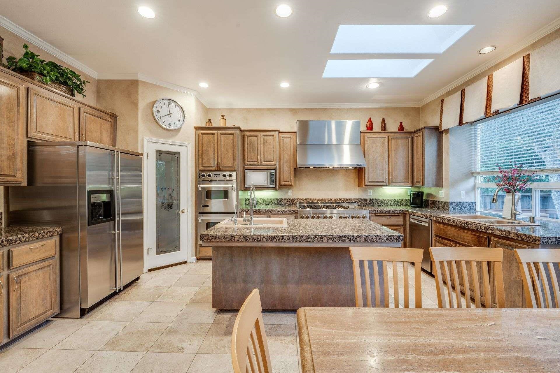 Detail Gallery Image 14 of 53 For 1105 Peacock Creek Drive, Clayton,  CA 94517 - 5 Beds | 3/1 Baths