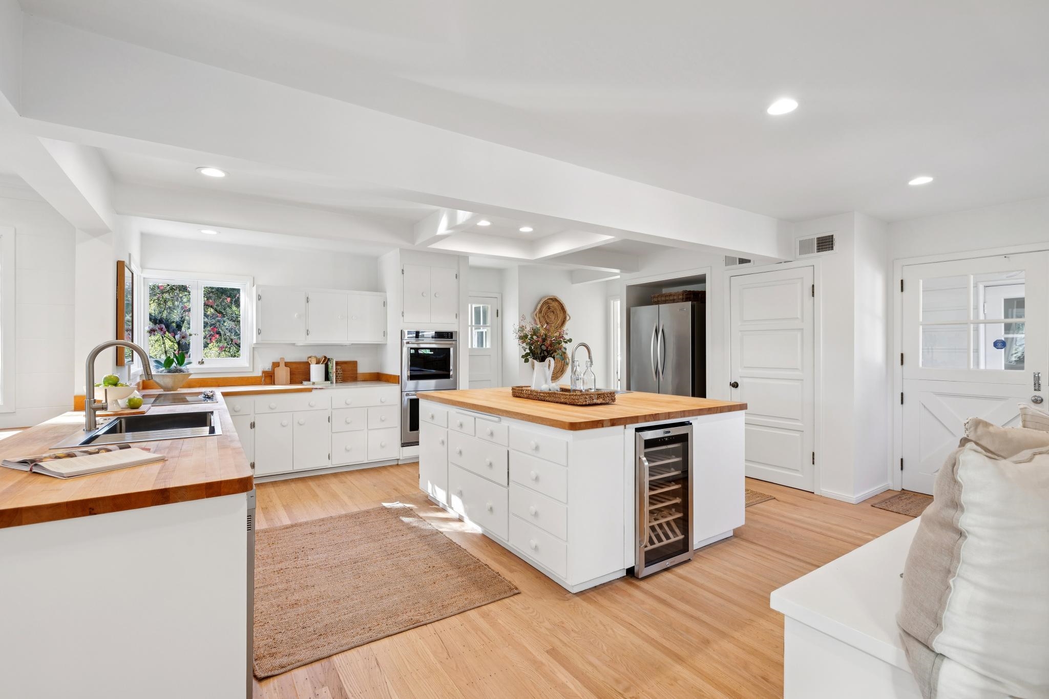 Detail Gallery Image 14 of 60 For 4040 Los Arabis Drive, Lafayette,  CA 94549 - 5 Beds | 4/1 Baths