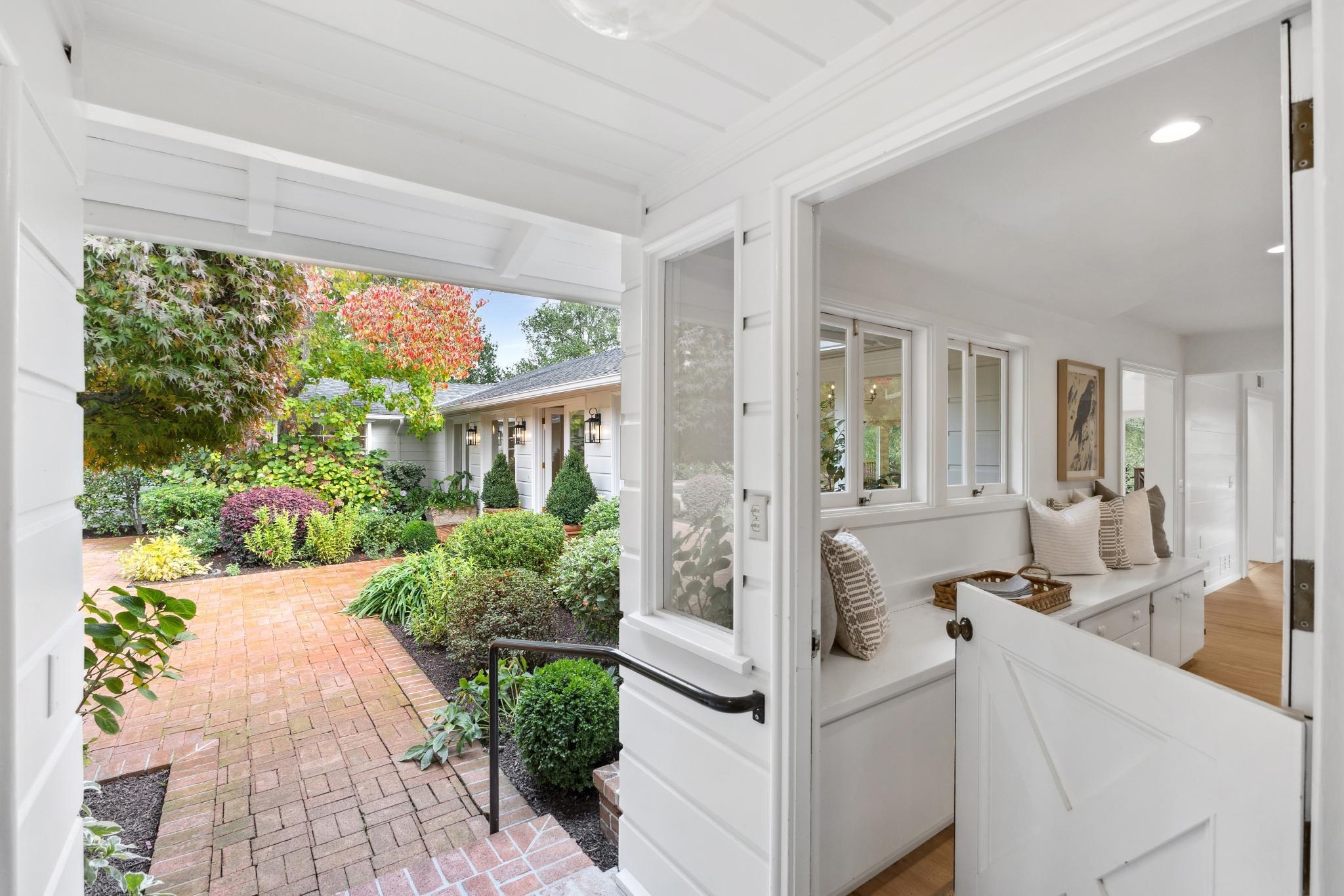 Detail Gallery Image 20 of 60 For 4040 Los Arabis Drive, Lafayette,  CA 94549 - 5 Beds | 4/1 Baths