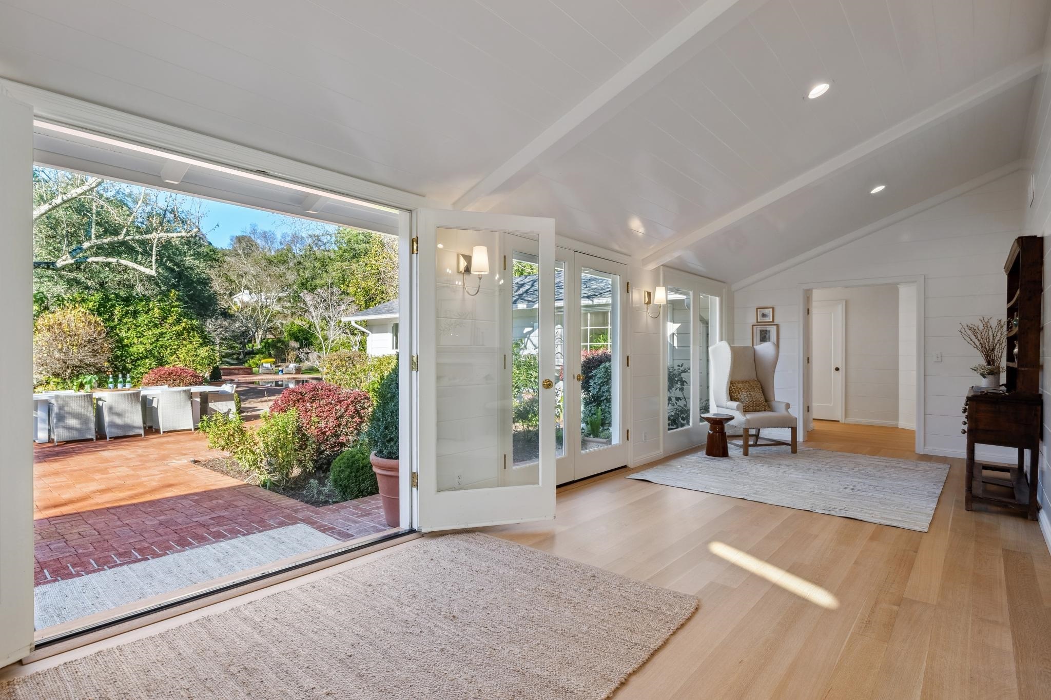 Detail Gallery Image 6 of 60 For 4040 Los Arabis Drive, Lafayette,  CA 94549 - 5 Beds | 4/1 Baths