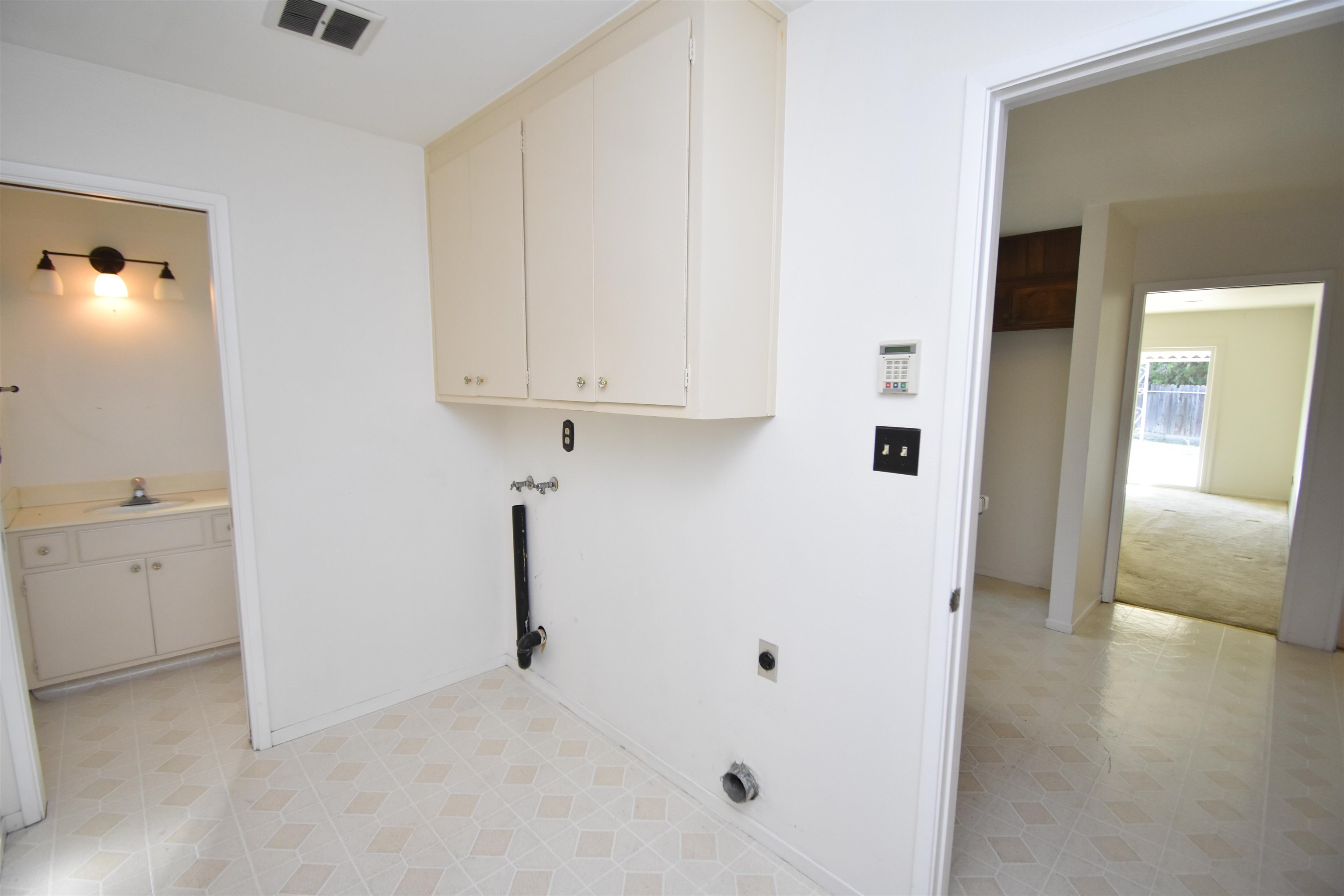 Detail Gallery Image 17 of 23 For 7011 Shoreham Pl, Stockton,  CA 95207 - 4 Beds | 2 Baths