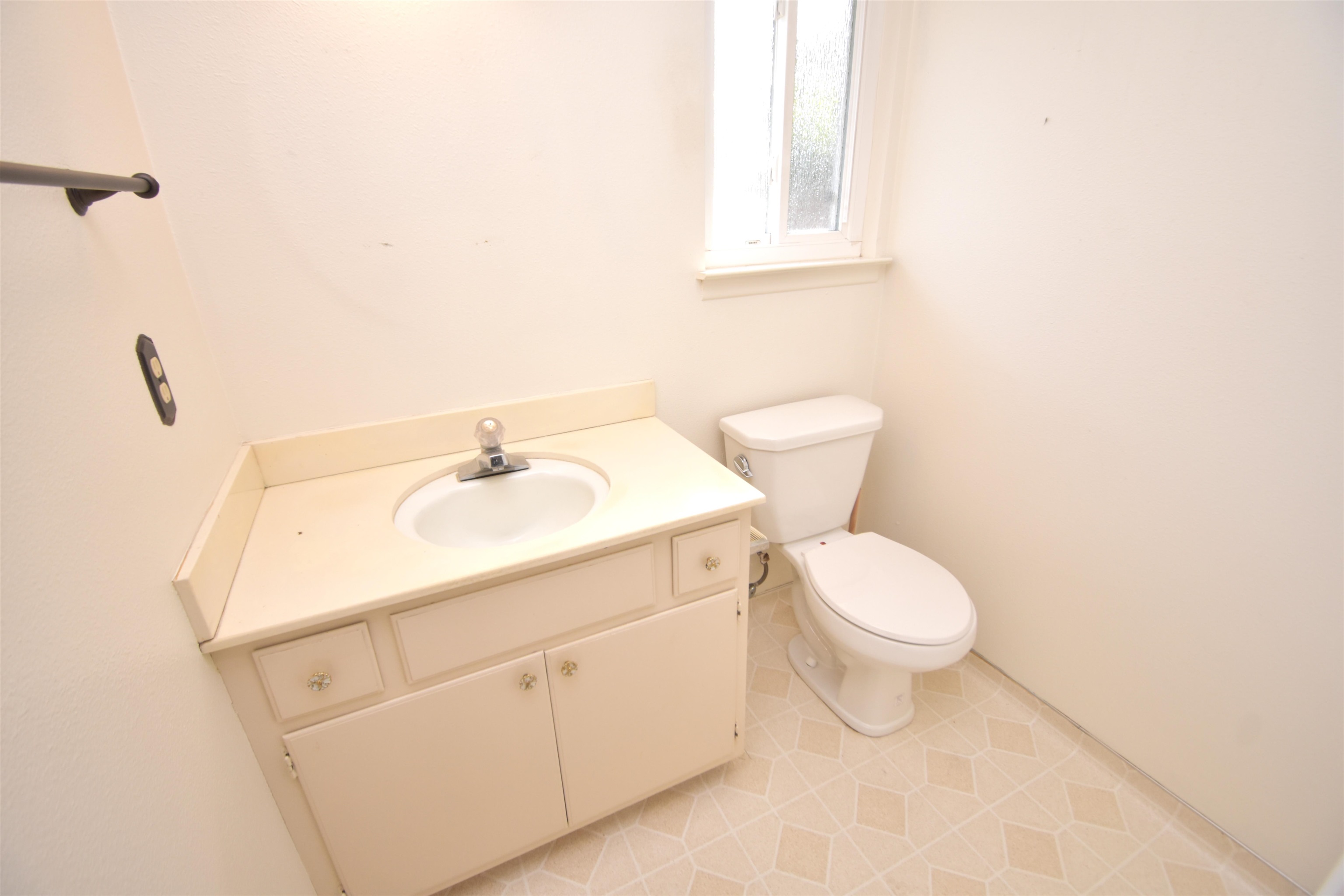 Detail Gallery Image 18 of 23 For 7011 Shoreham Pl, Stockton,  CA 95207 - 4 Beds | 2 Baths