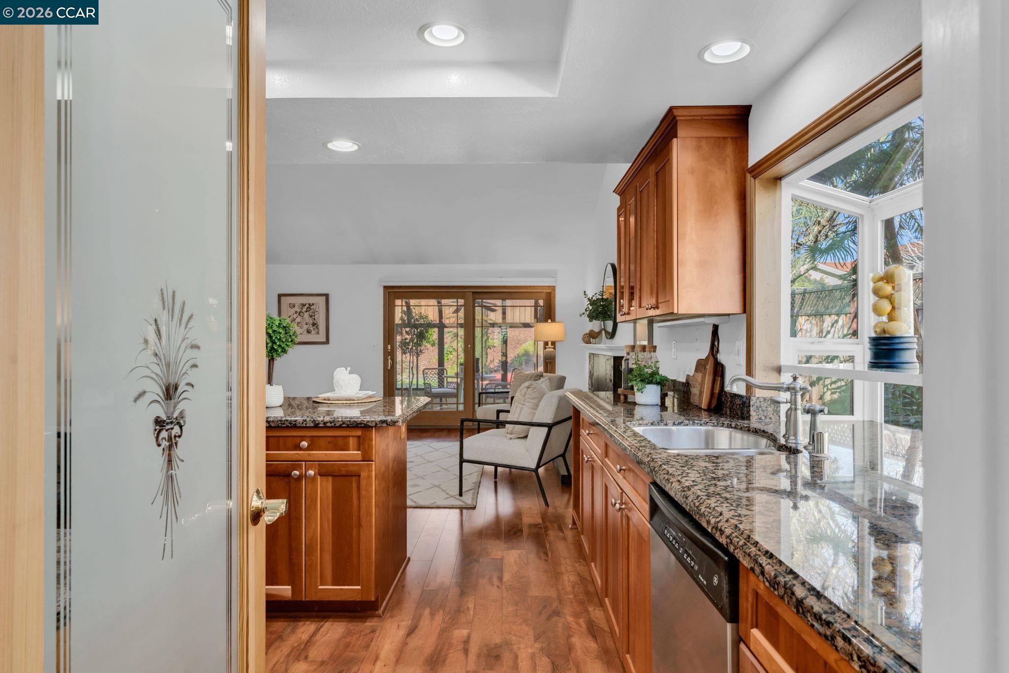 Detail Gallery Image 11 of 45 For 20 Pamplona Ct, San Ramon,  CA 94583 - 3 Beds | 2 Baths