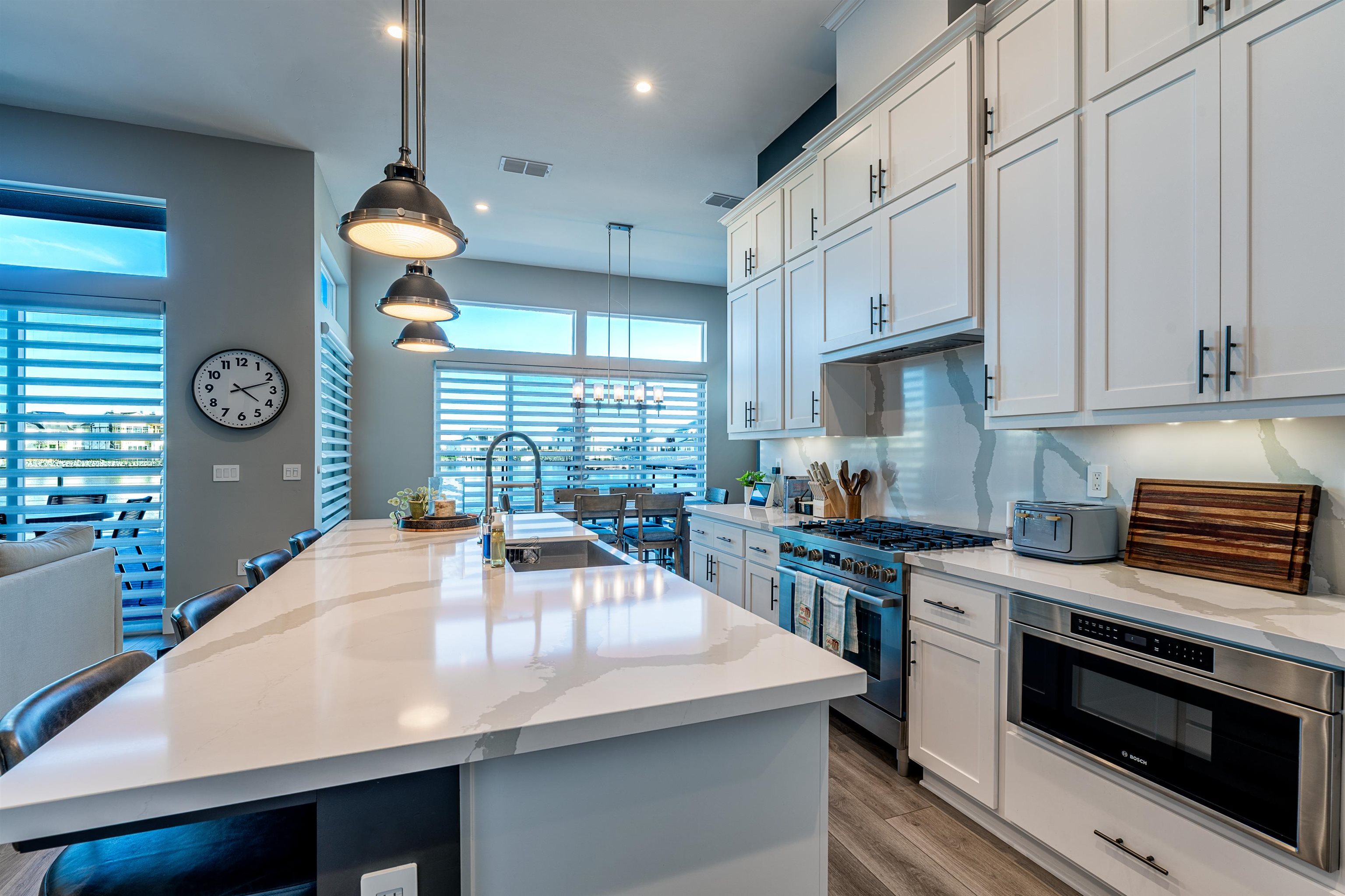 Detail Gallery Image 4 of 47 For 524 Channel, Bethel Island,  CA 94511 - 3 Beds | 2 Baths