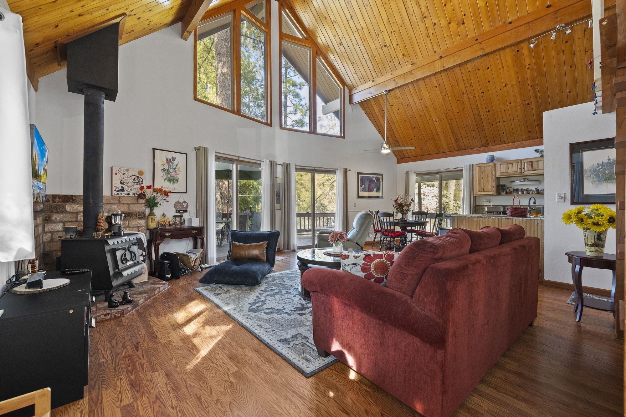 Detail Gallery Image 3 of 30 For 13161 Jackson Mill Dr, Groveland,  CA 95321 - 3 Beds | 2 Baths