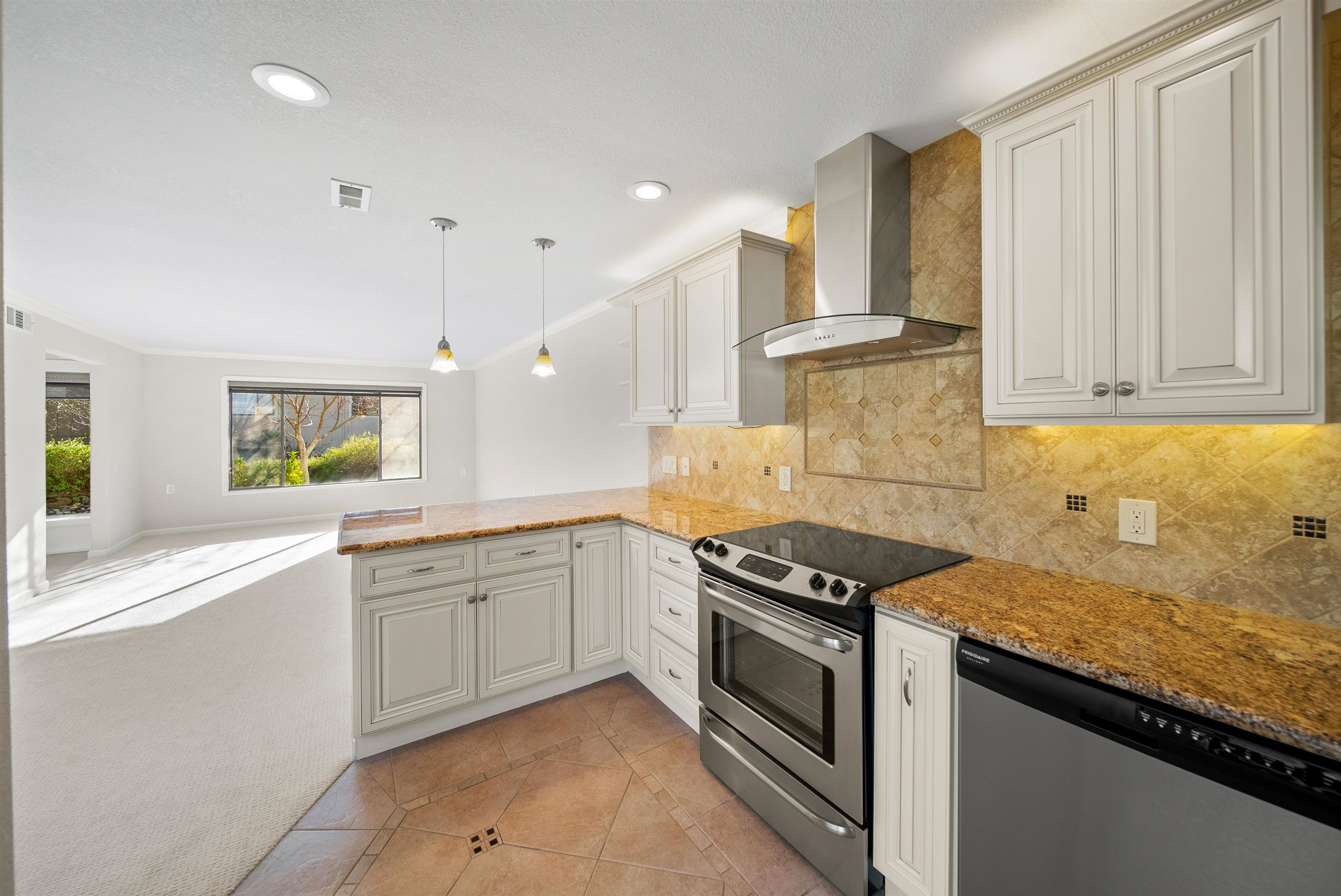 Photo #7: 41120597 Listing: Photo #7