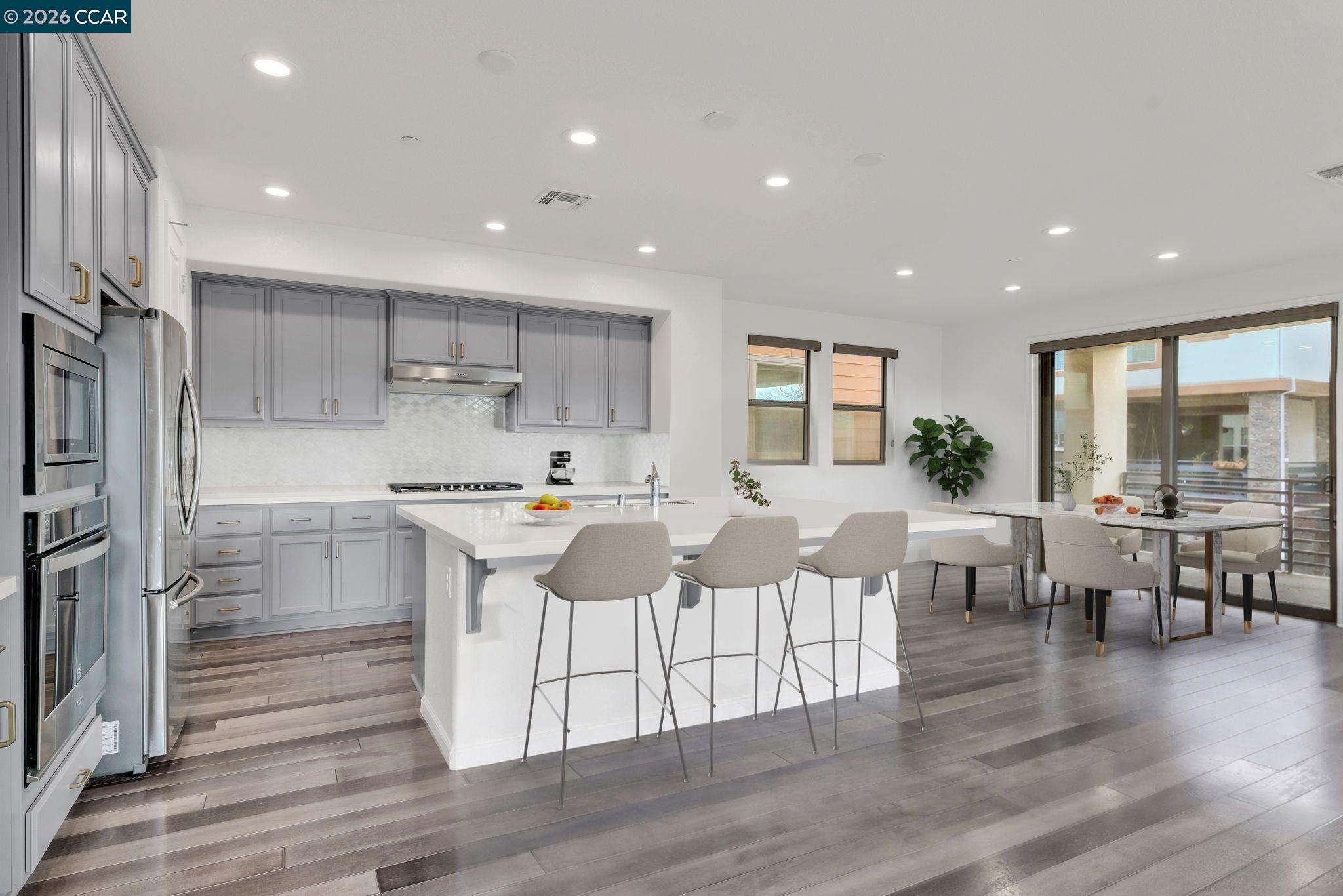 Detail Gallery Image 4 of 22 For 5535 Horizon Pkwy, Dublin,  CA 94568 - 4 Beds | 3/1 Baths