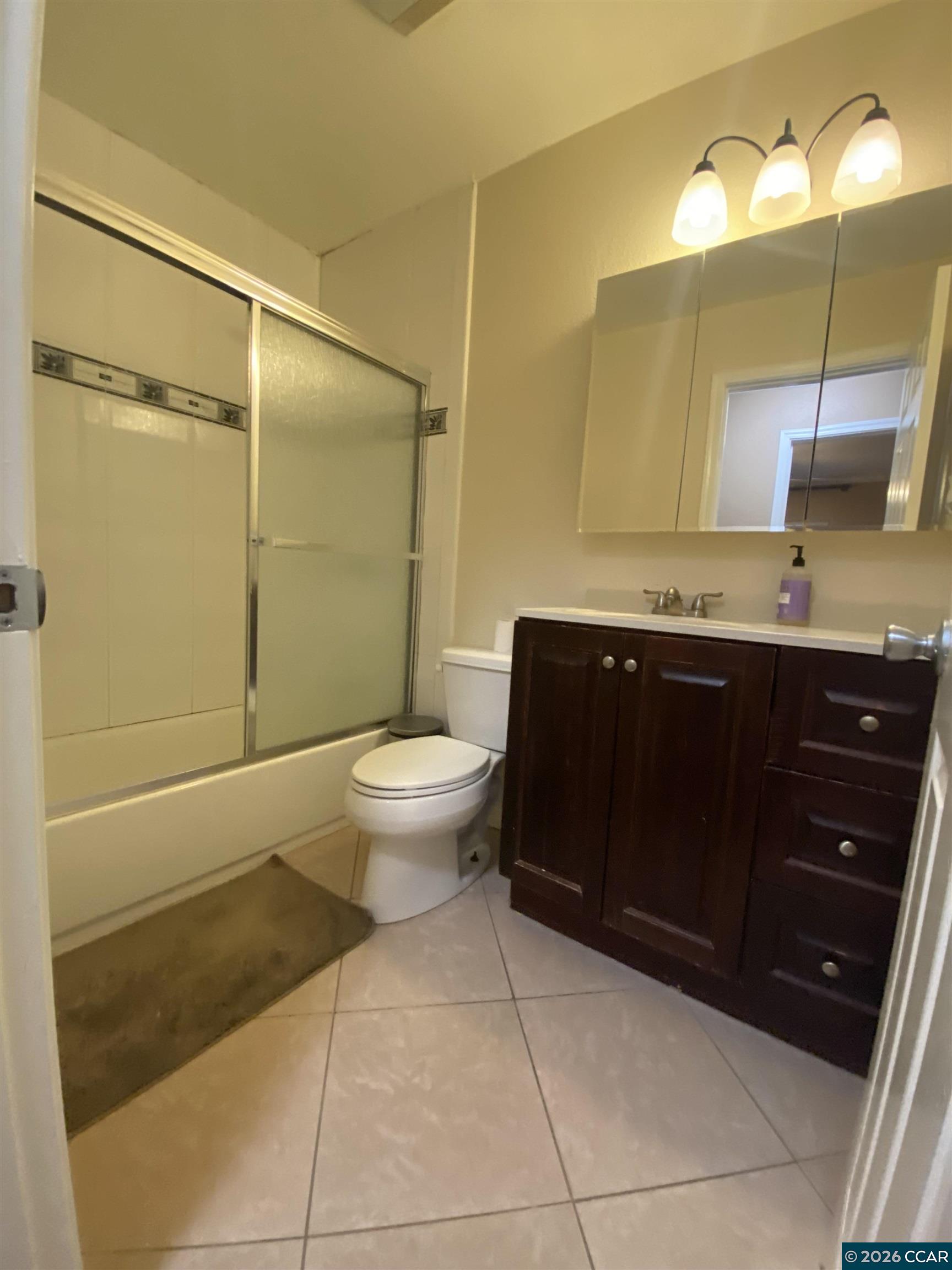 Detail Gallery Image 8 of 14 For 2956 Mckenzie Dr, Richmond,  CA 94806 - 3 Beds | 1/1 Baths