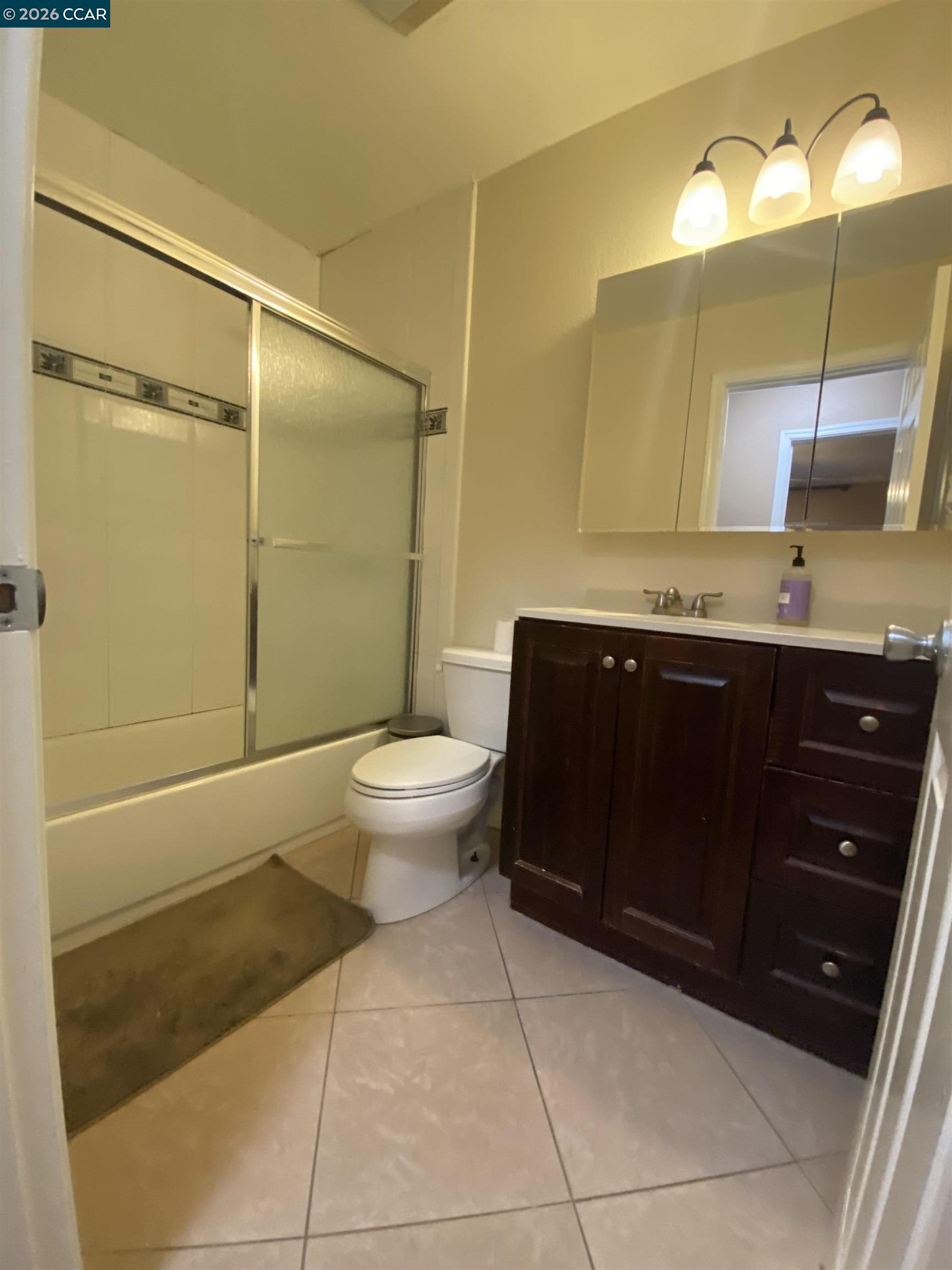 Detail Gallery Image 8 of 15 For 2956 Mckenzie Dr, Richmond,  CA 94806 - 3 Beds | 1/1 Baths