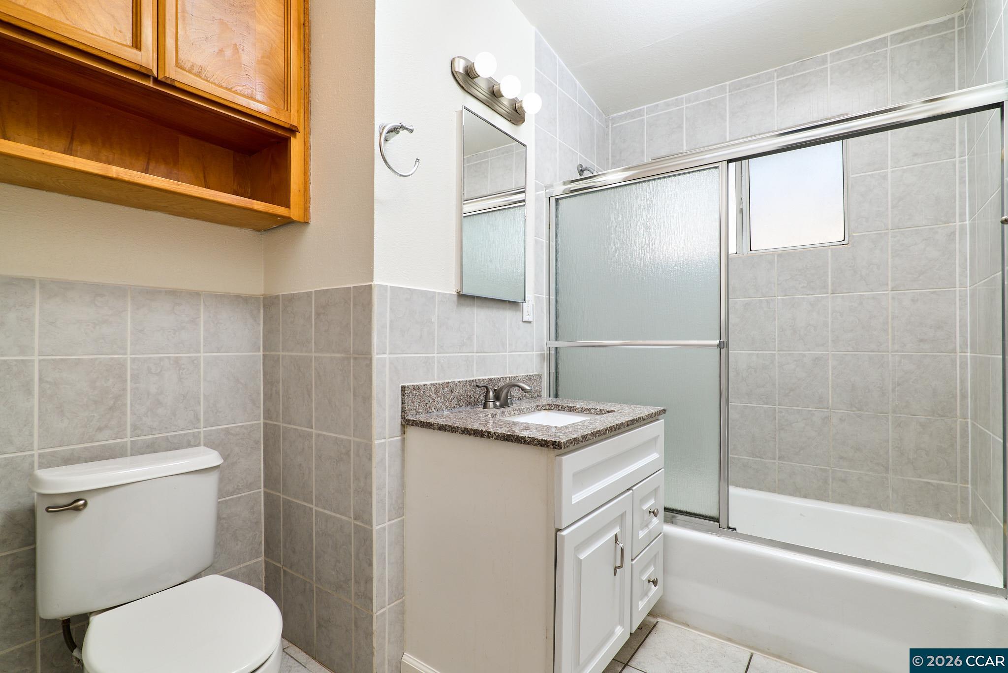 Detail Gallery Image 6 of 20 For 6628 Thomas Dr, North Highlands,  CA 95660 - 3 Beds | 2 Baths