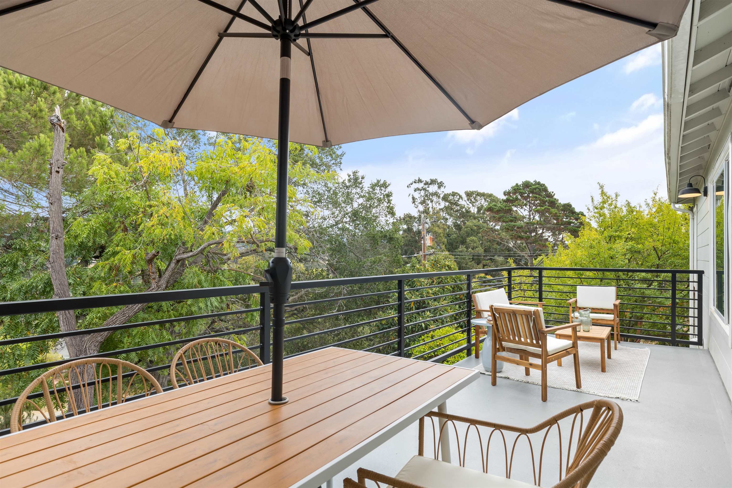 Detail Gallery Image 14 of 29 For 8040 Crest, Oakland,  CA 94605 - 3 Beds | 2 Baths