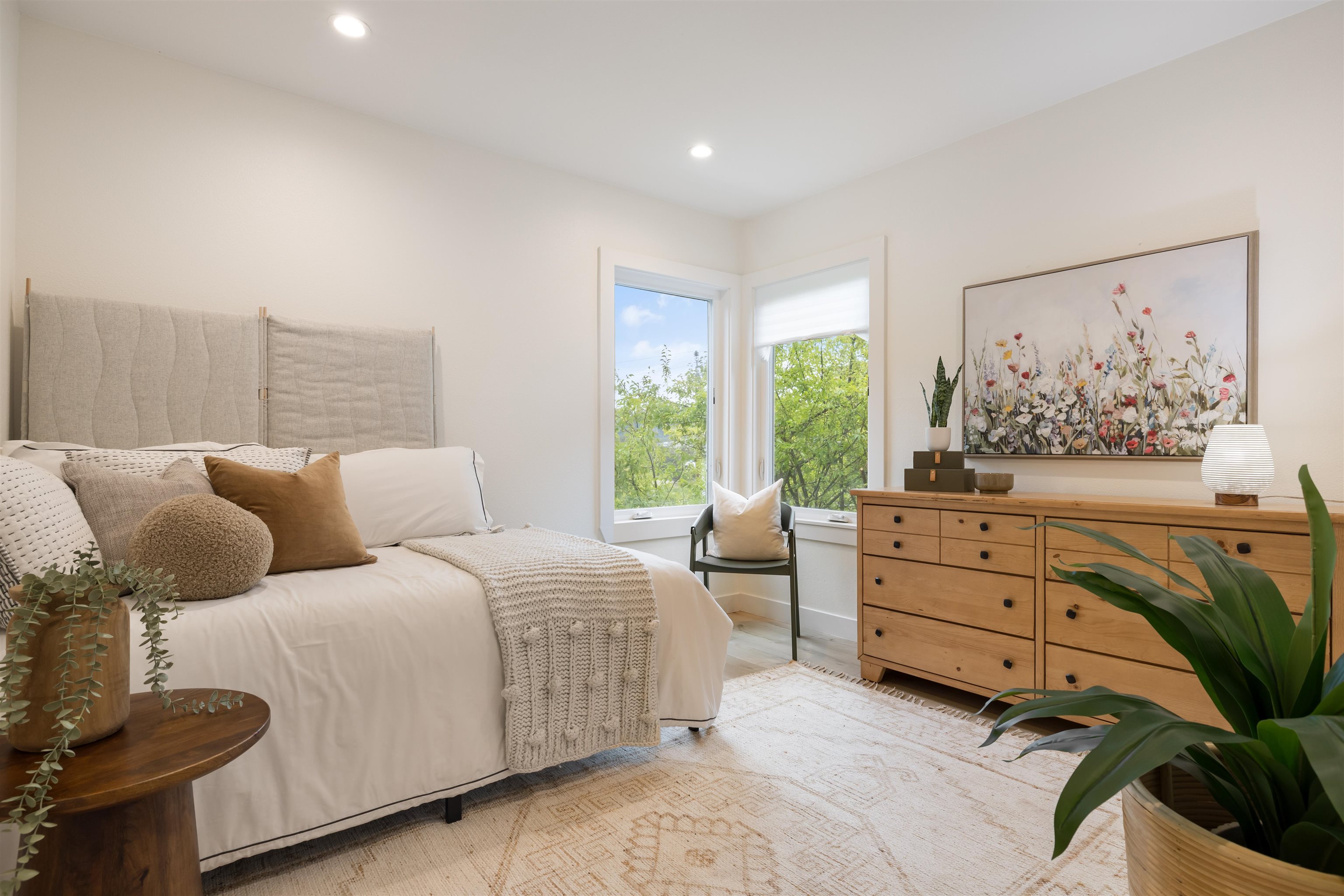 Detail Gallery Image 16 of 29 For 8040 Crest, Oakland,  CA 94605 - 3 Beds | 2 Baths